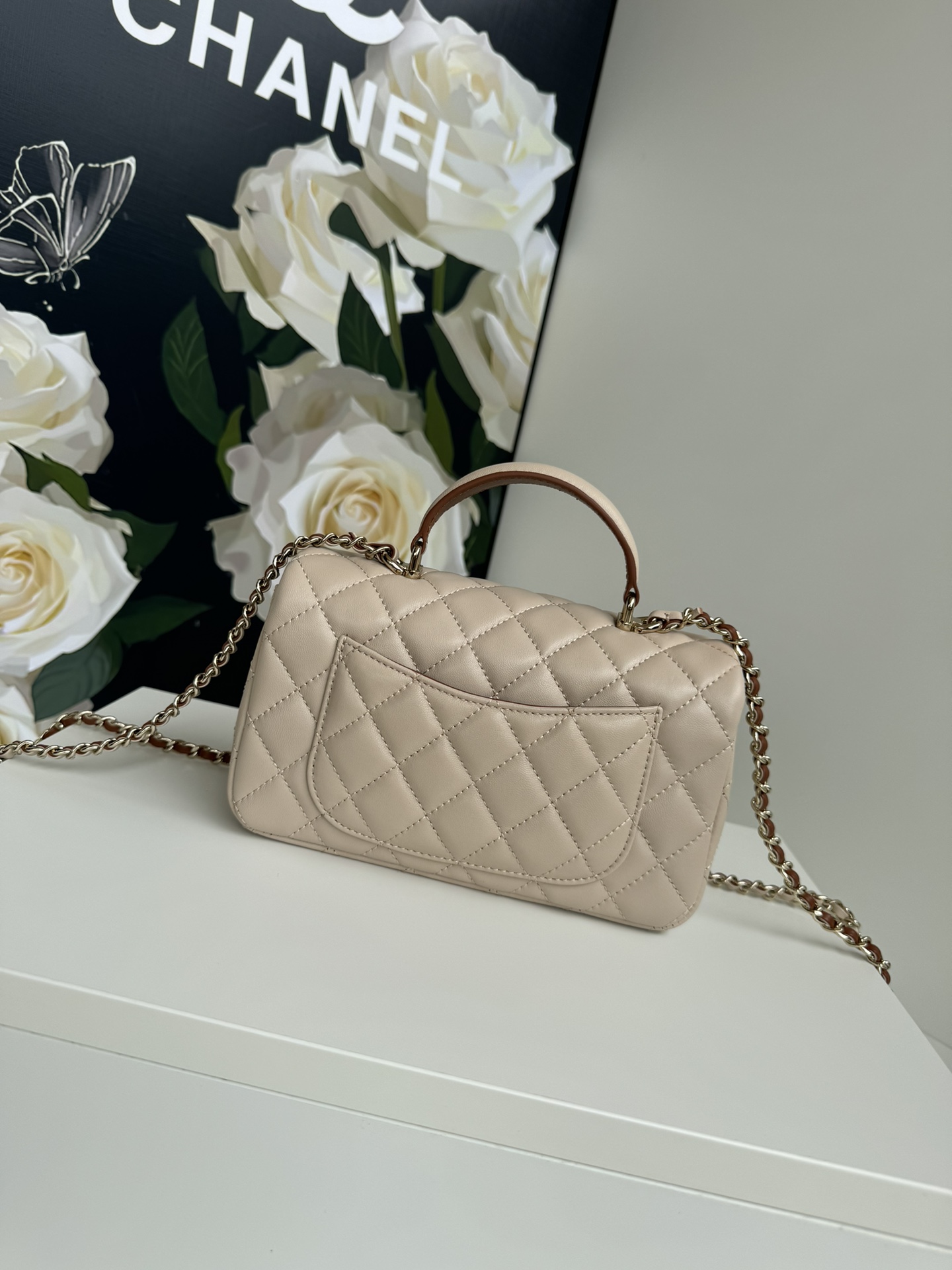 Chanel21K最新MiniCFhandle手提包AS2431经典菱格口盖包饰以精致经典链子搭配手提细
