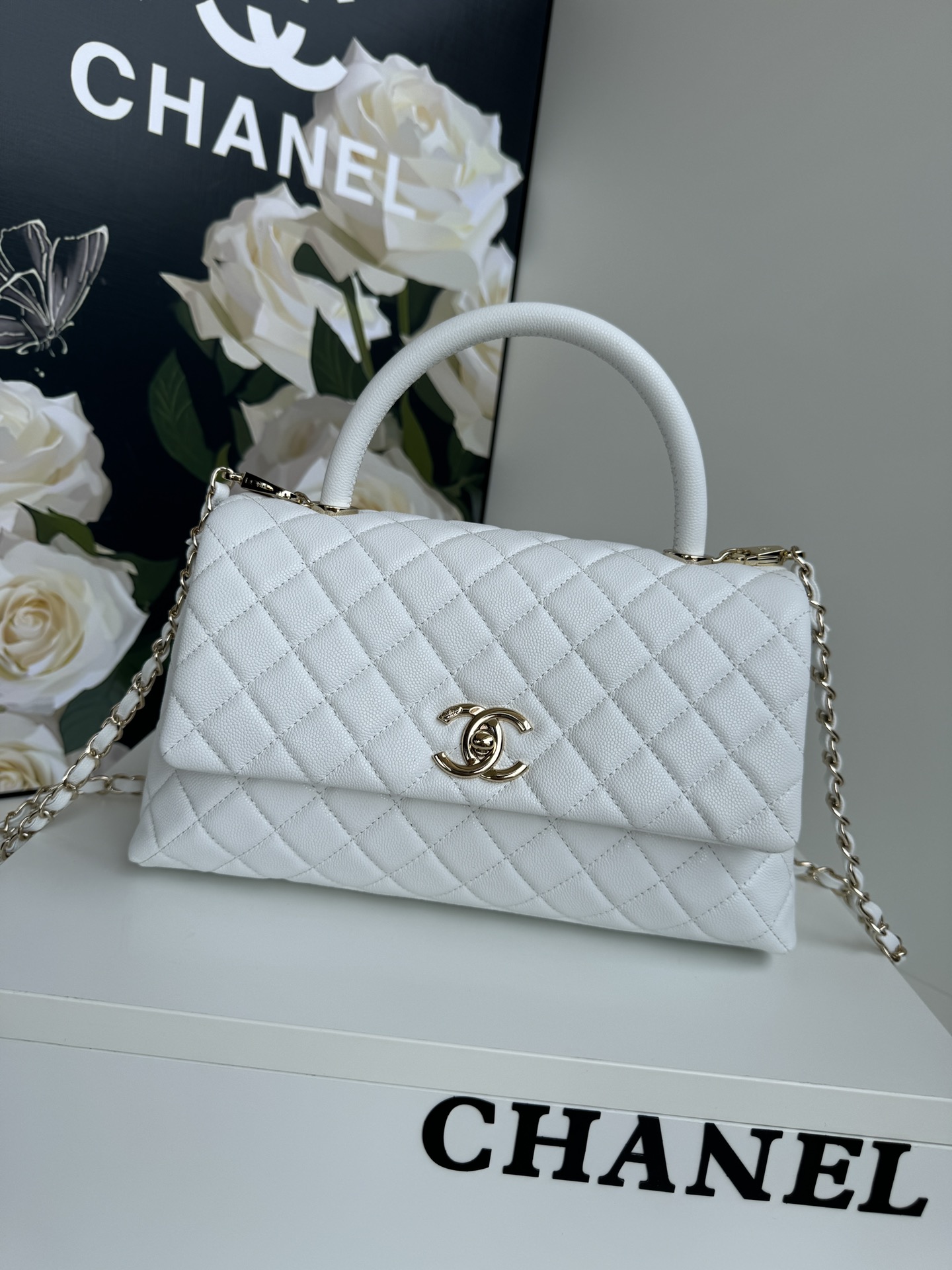 Collection 7 étoiles
 Chanel Classic Flap Bag Or Cuir de veau vache A92991