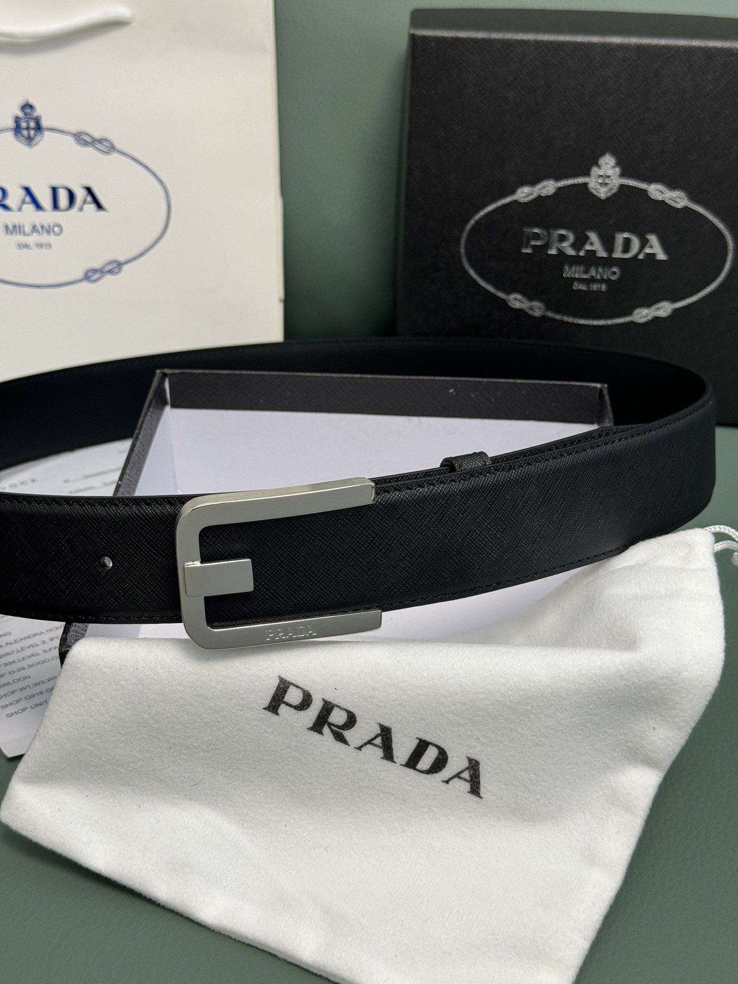 Prada Men’s 3.8cm Leather Belt: Exquisite Quality and Low-key Luxury - 图片 8
