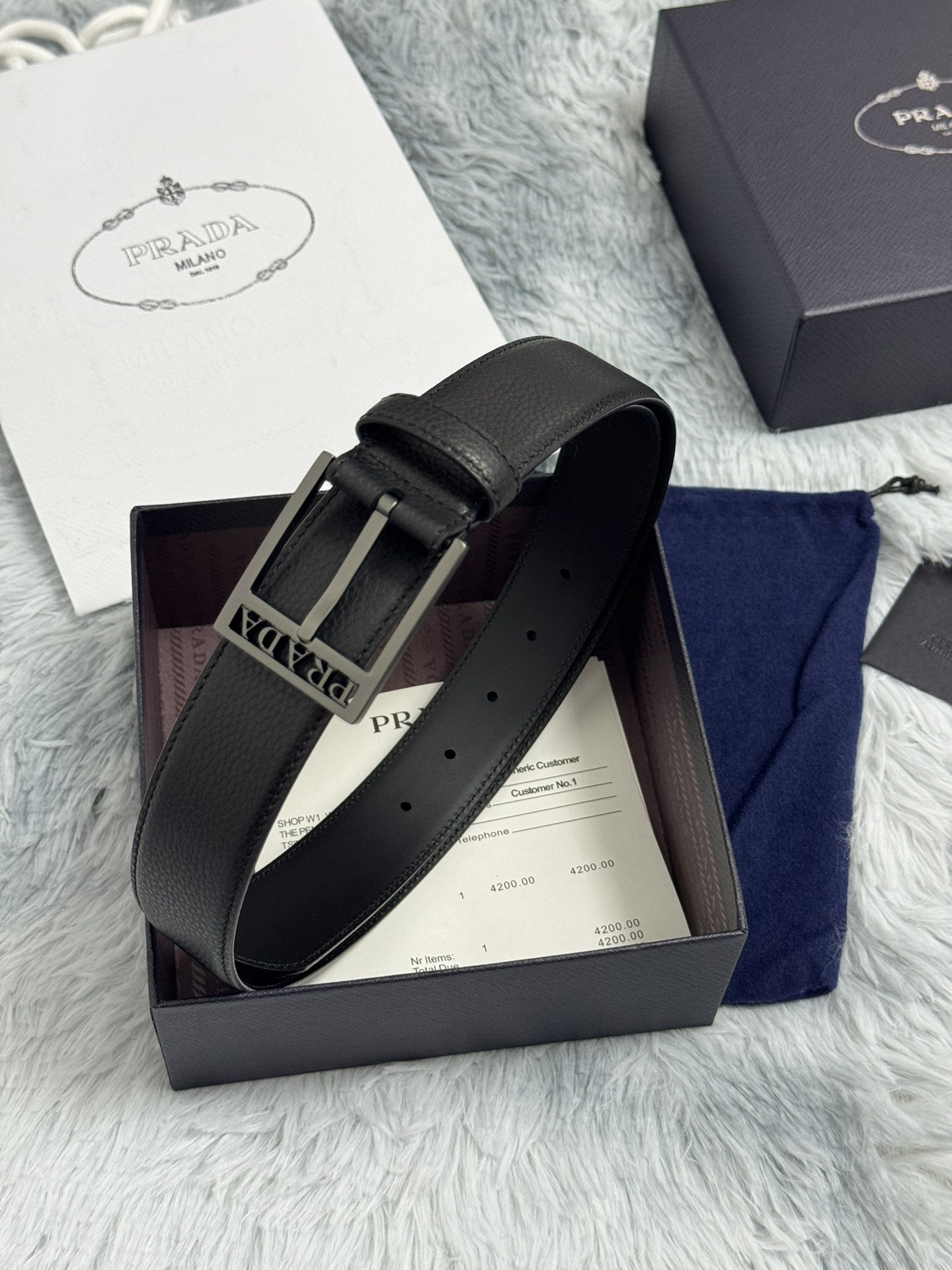 PRADA 3.5cm 荔枝纹牛皮纹理品质