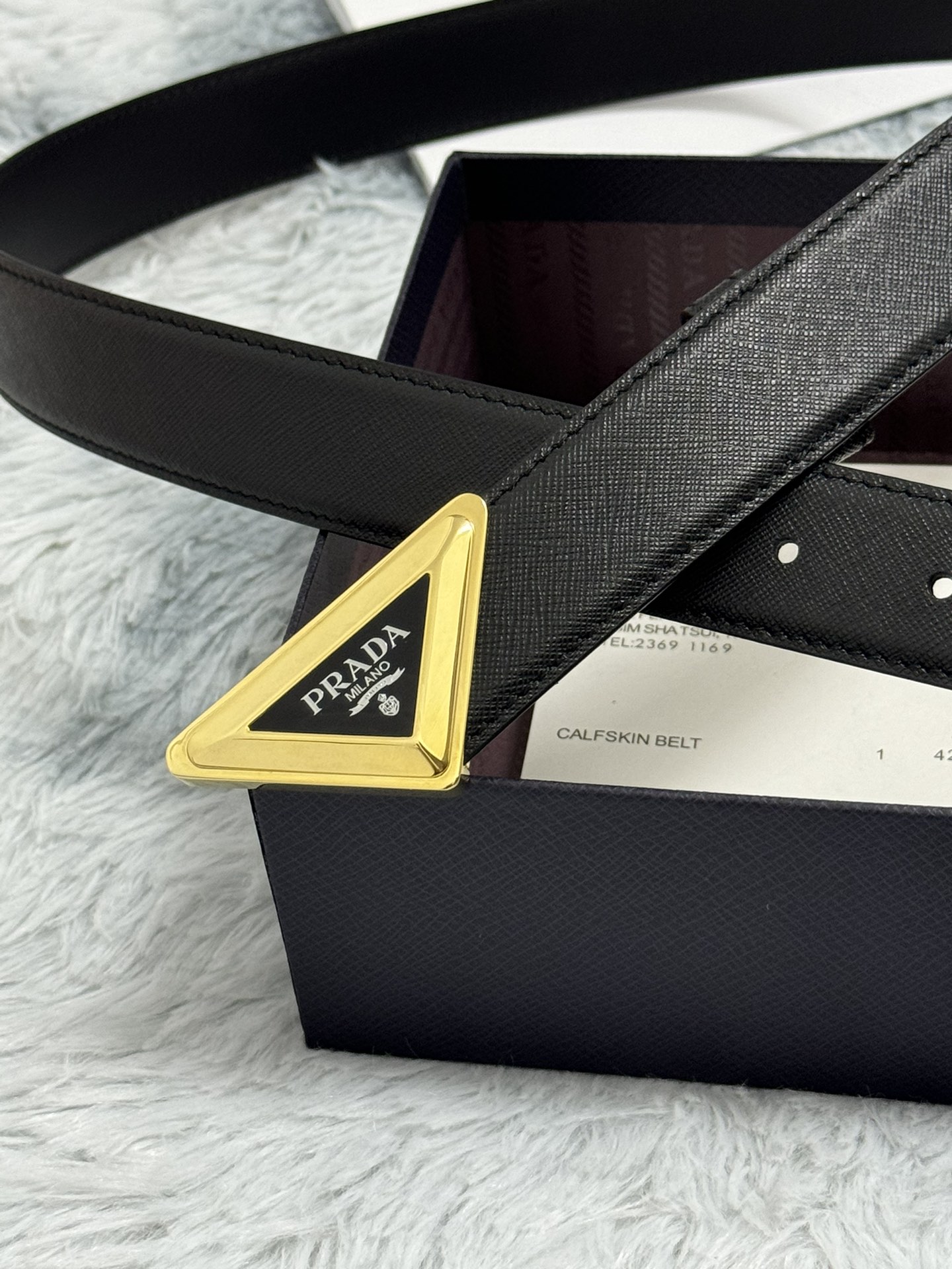 PRADA 3.0cm 十字纹牛皮纹理品质
