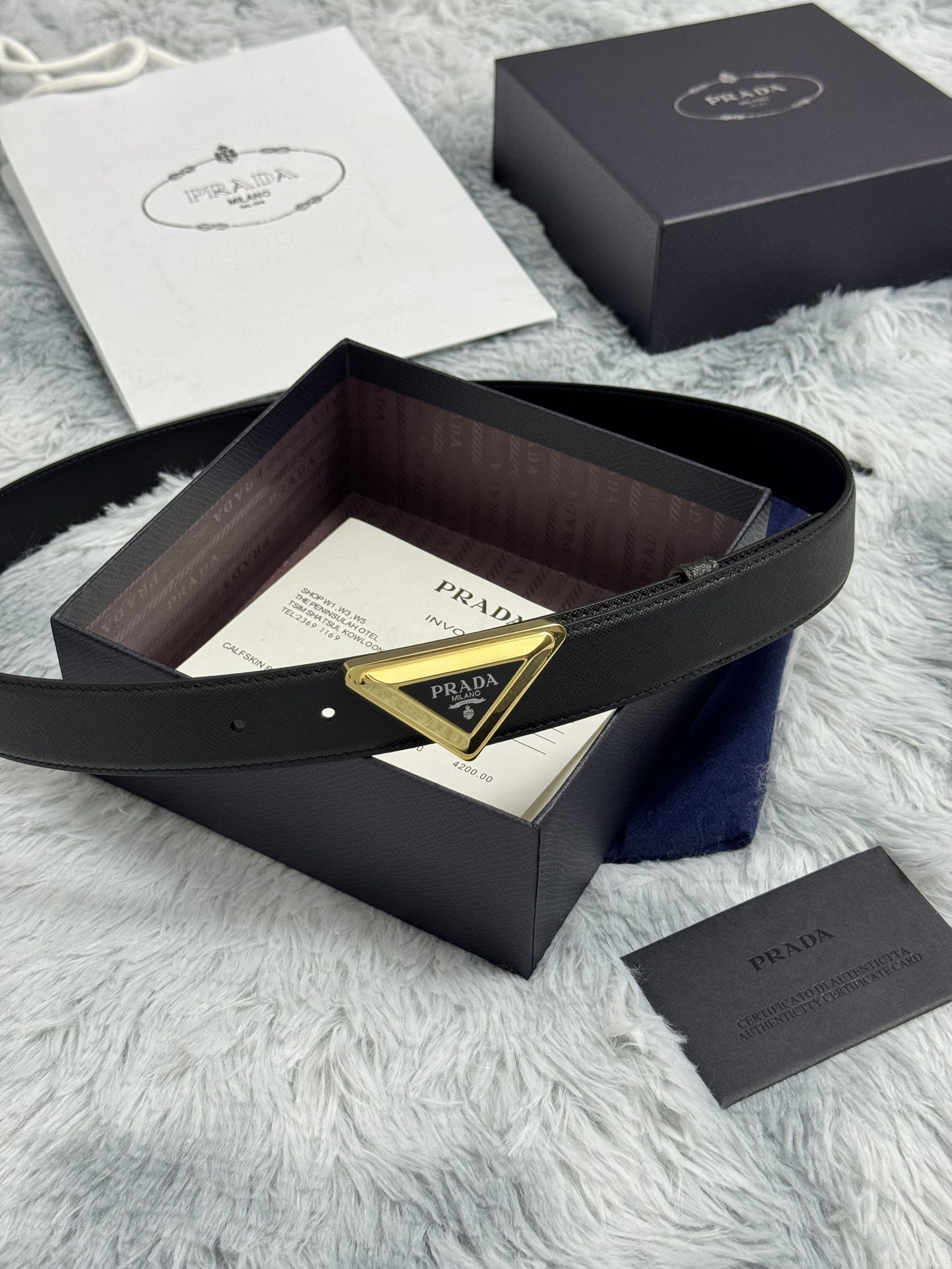 PRADA 3.0cm 十字纹牛皮纹理品质