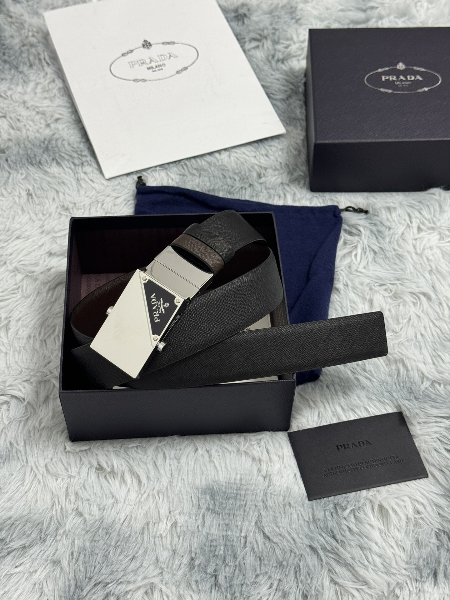 Luxurious Prada Protégé: Exquisite 3.5 cm Cattle Skin Quality Craftsmanship - 图片 8