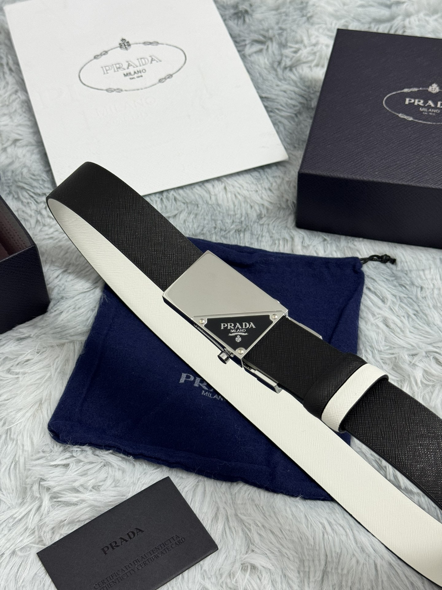 “PRADA Protégé Plada: Exquisite Low-Key Luxury in 3.5 cm Cattle Skin Quality” - 图片 6