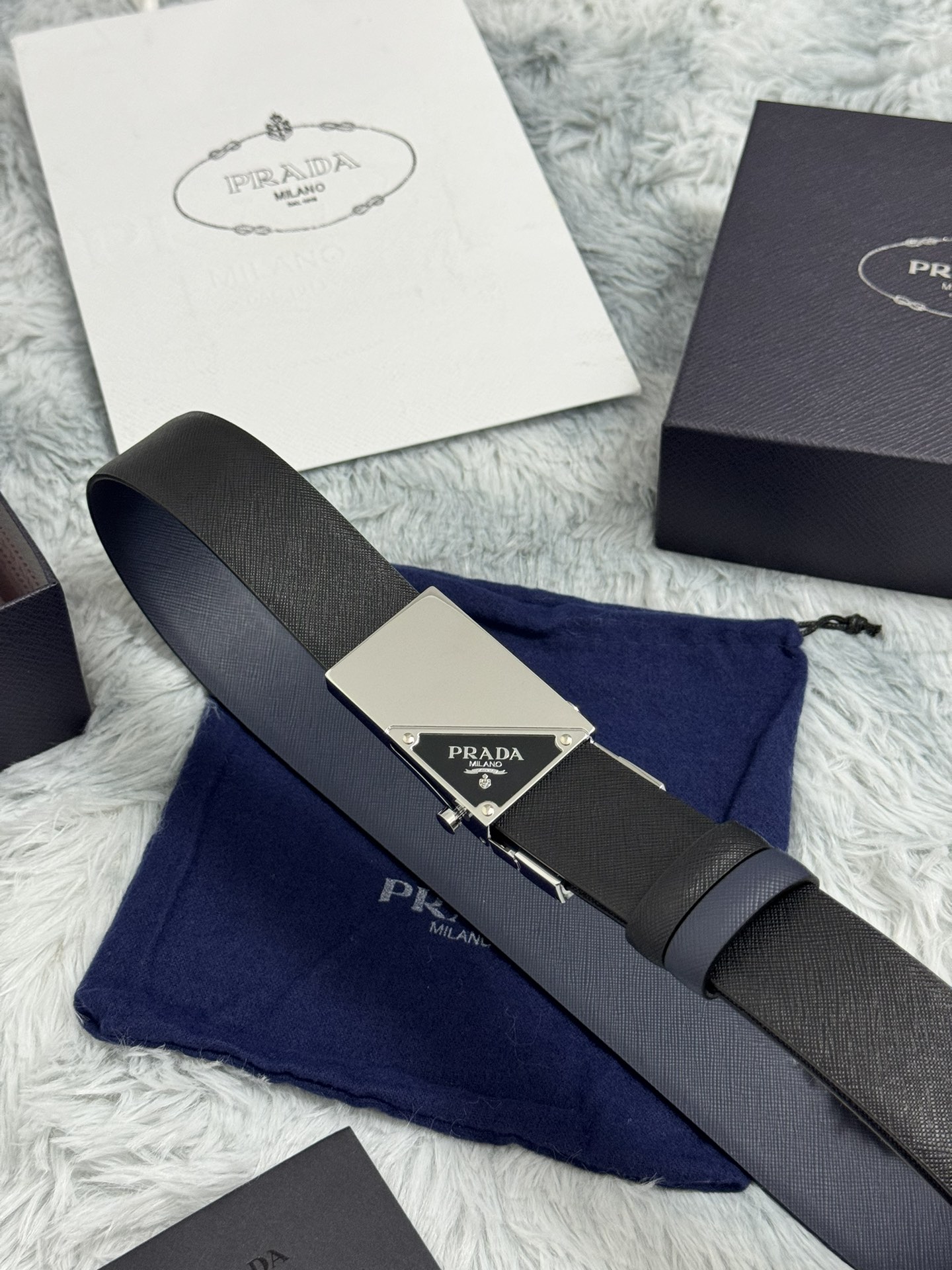 “PRADA 3.5 cm Protégé Plada: Exquisite Low-Key Luxury Handicrafts” - 图片 5