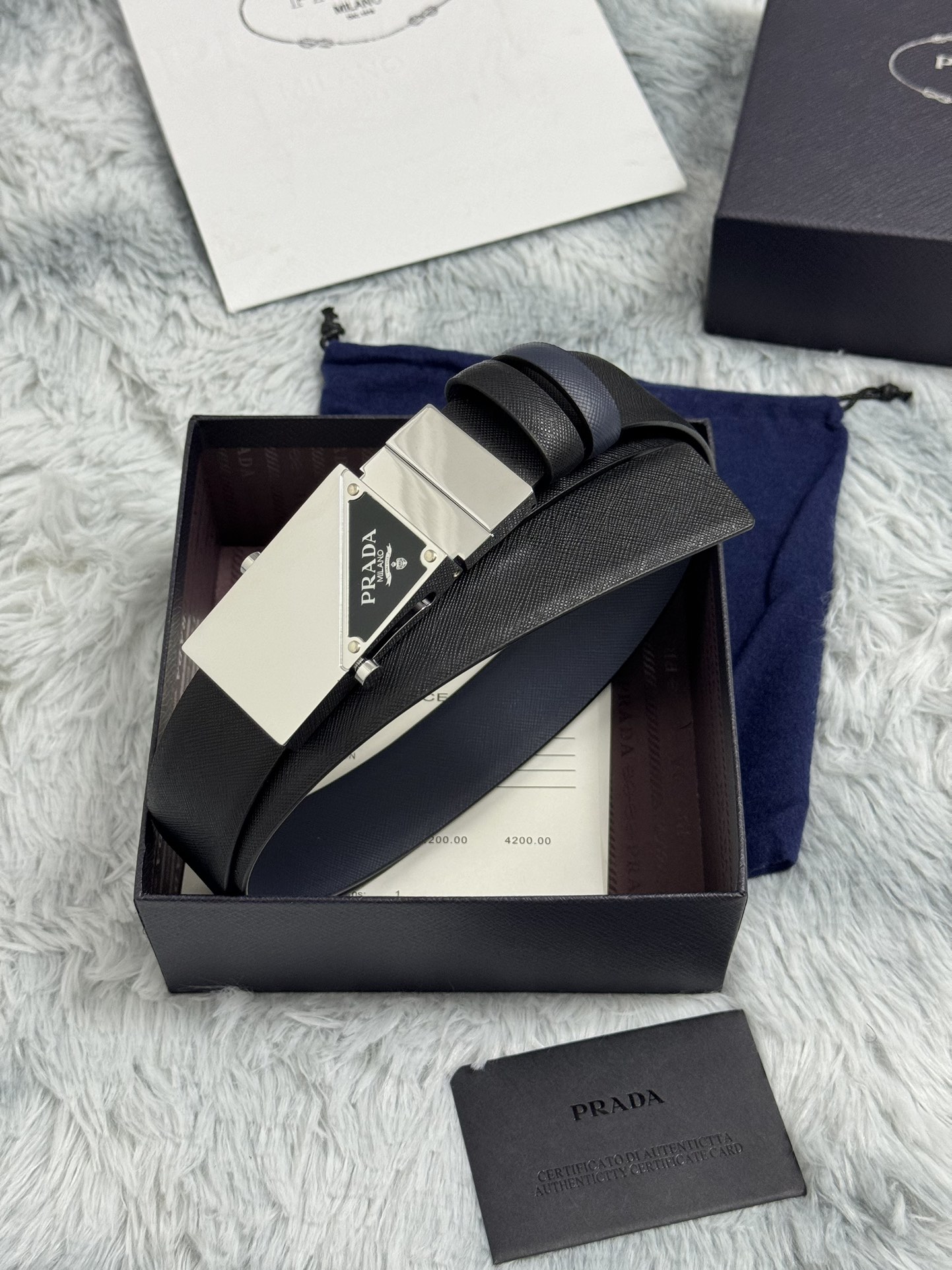 “PRADA 3.5 cm Protégé Plada: Exquisite Low-Key Luxury Handicrafts” - 图片 1