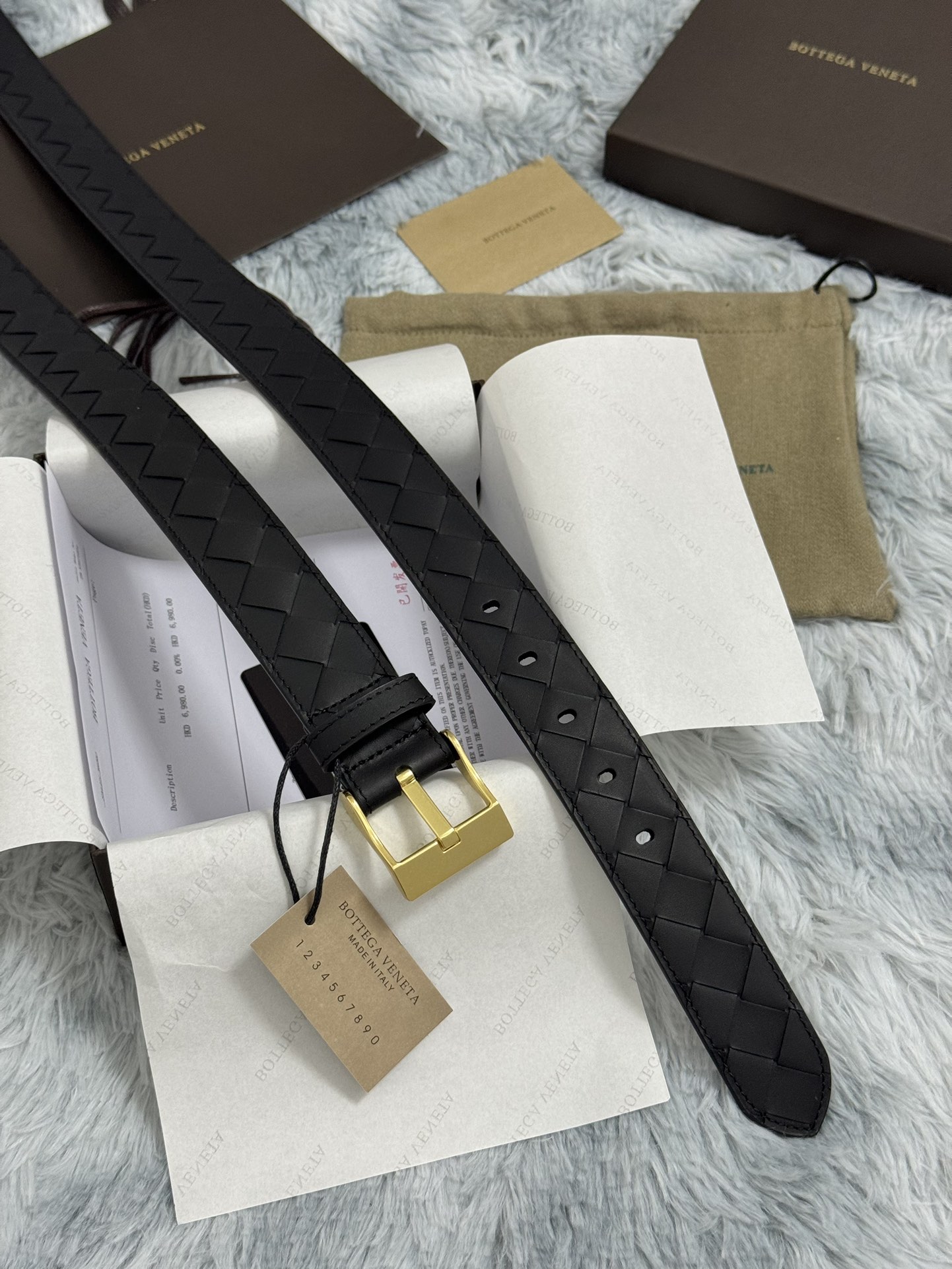  BOTTEGA VENETA   3.5cm   
手工编织牛皮经典之作
每个细节都体现出至高的品味和