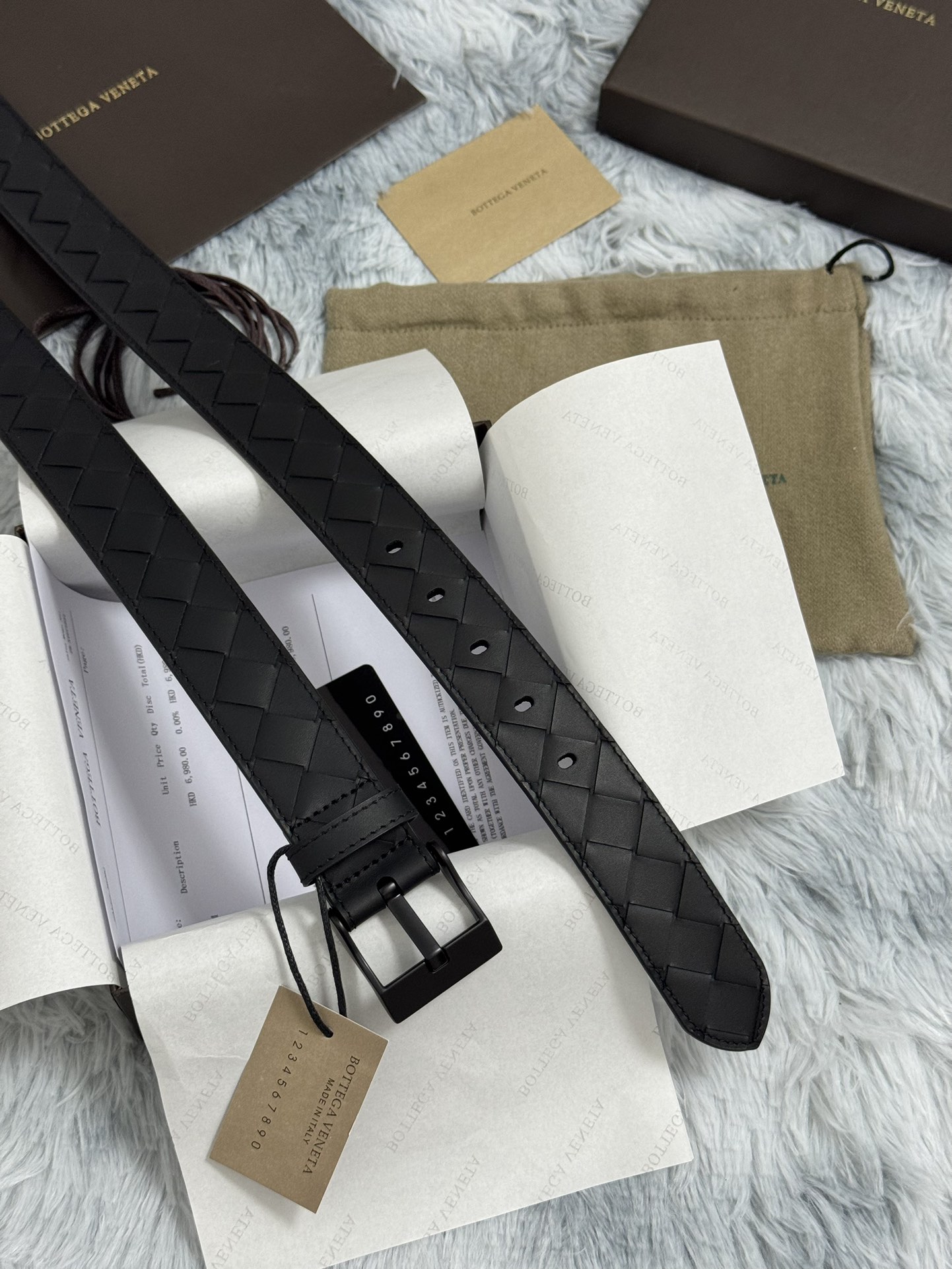  BOTTEGA VENETA   3.5cm   
手工编织牛皮经典之作
每个细节都体现出至高的品味和