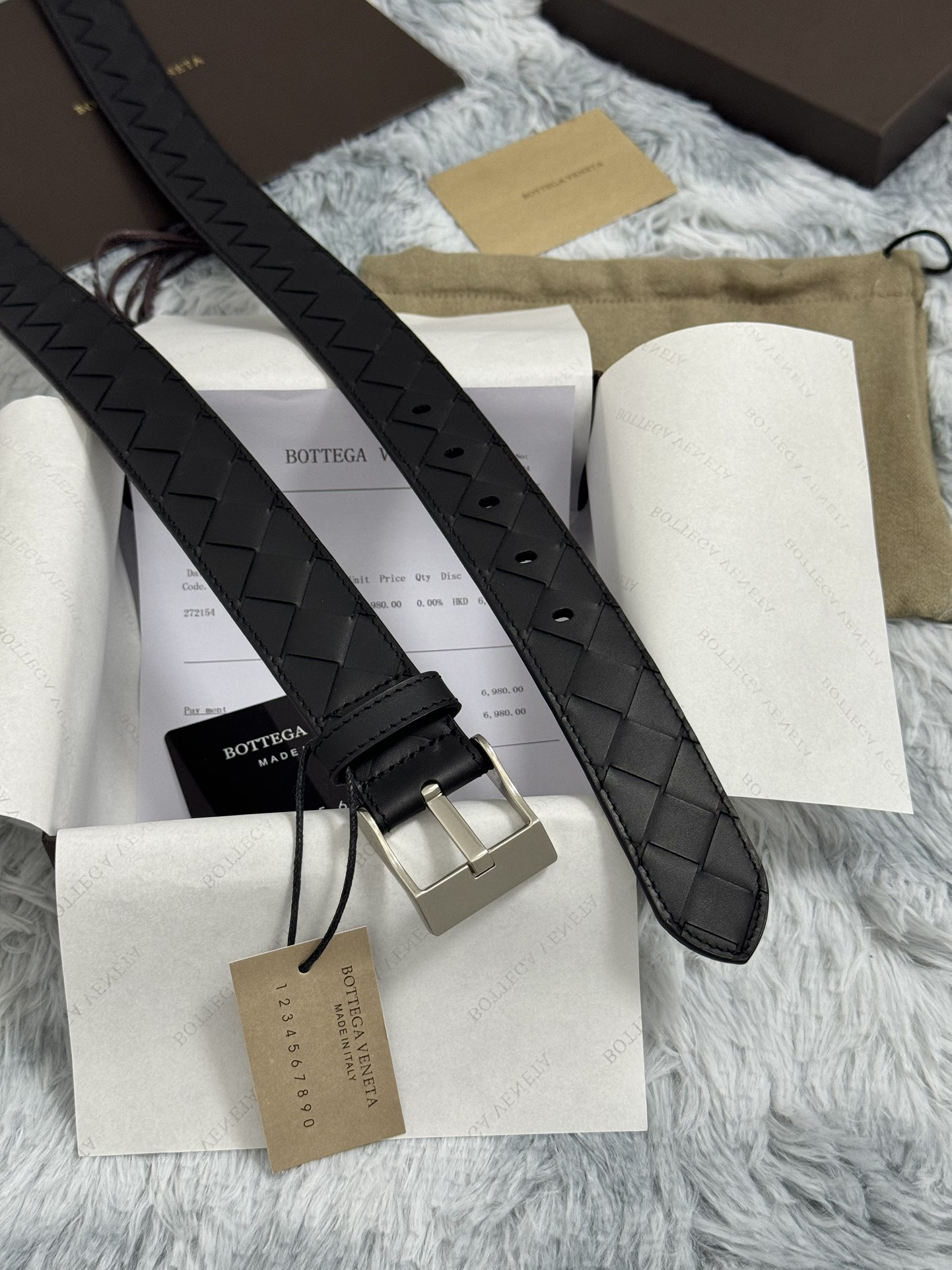  BOTTEGA VENETA   3.5cm   
手工编织牛皮经典之作
每个细节都体现出至高的品味和