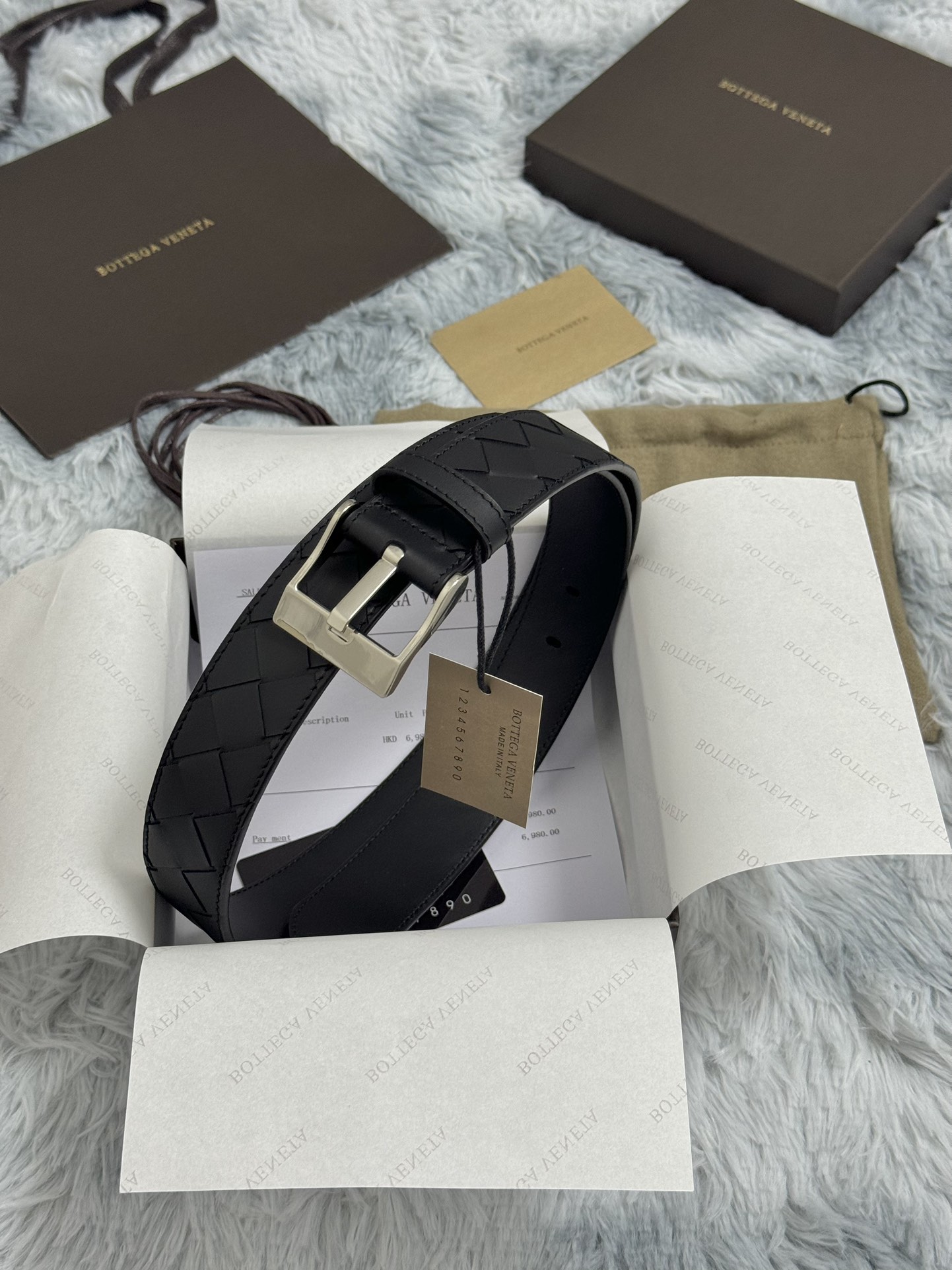 BOTTEGA VENETA   3.5cm   
手工编织牛皮经典之作
每个细节都体现出至高的品味和