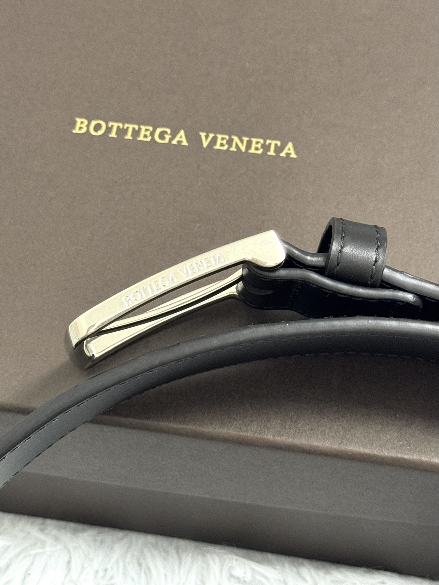 BOTTEGA VENETA 3.5cm 手工编织牛皮经典之作