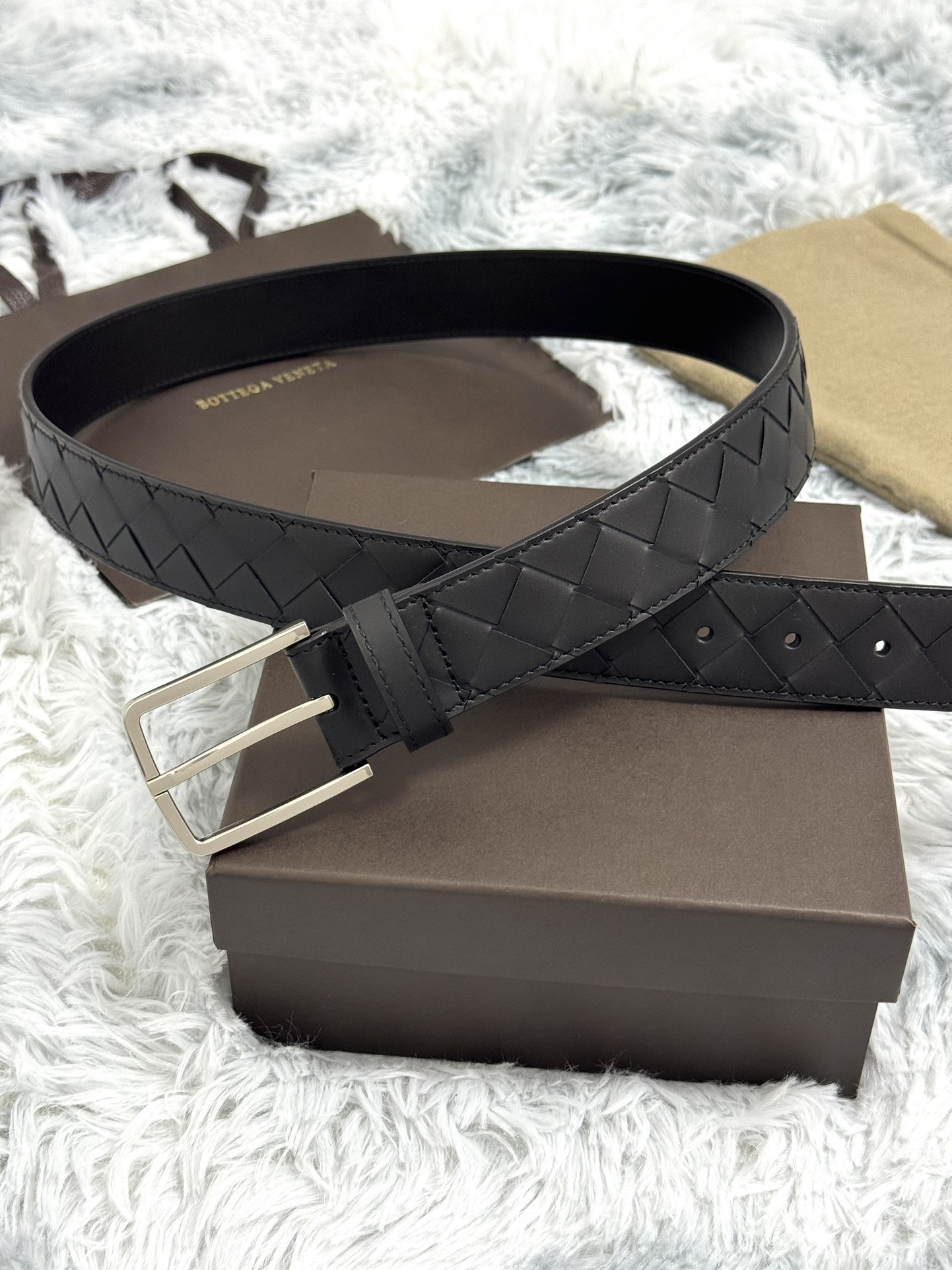 BOTTEGA VENETA 3.5cm 手工编织牛皮经典之作