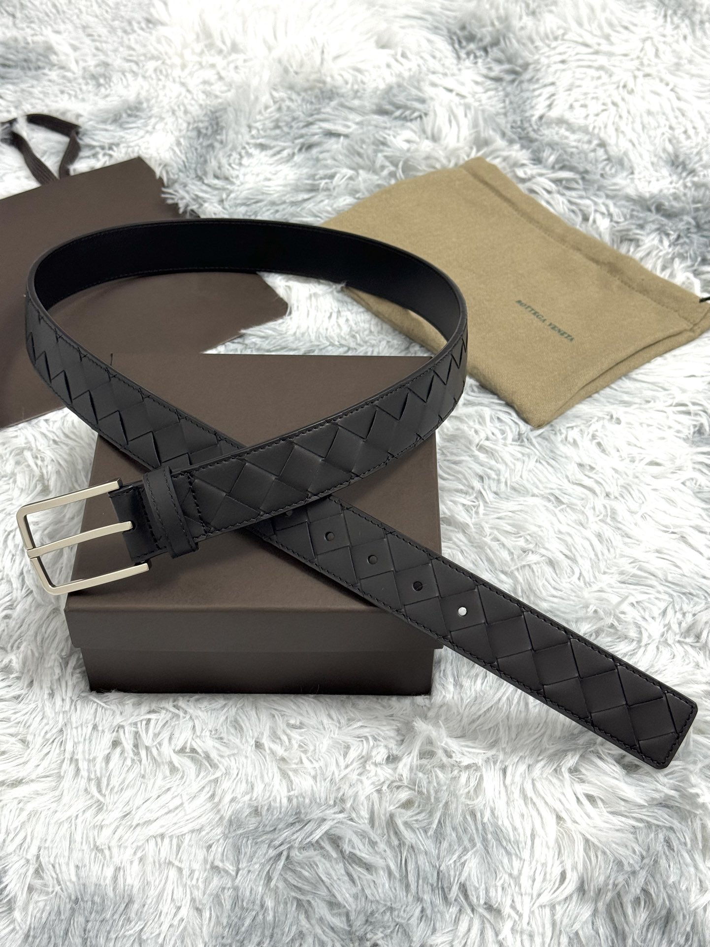 BOTTEGA VENETA 3.5cm 手工编织牛皮经典之作