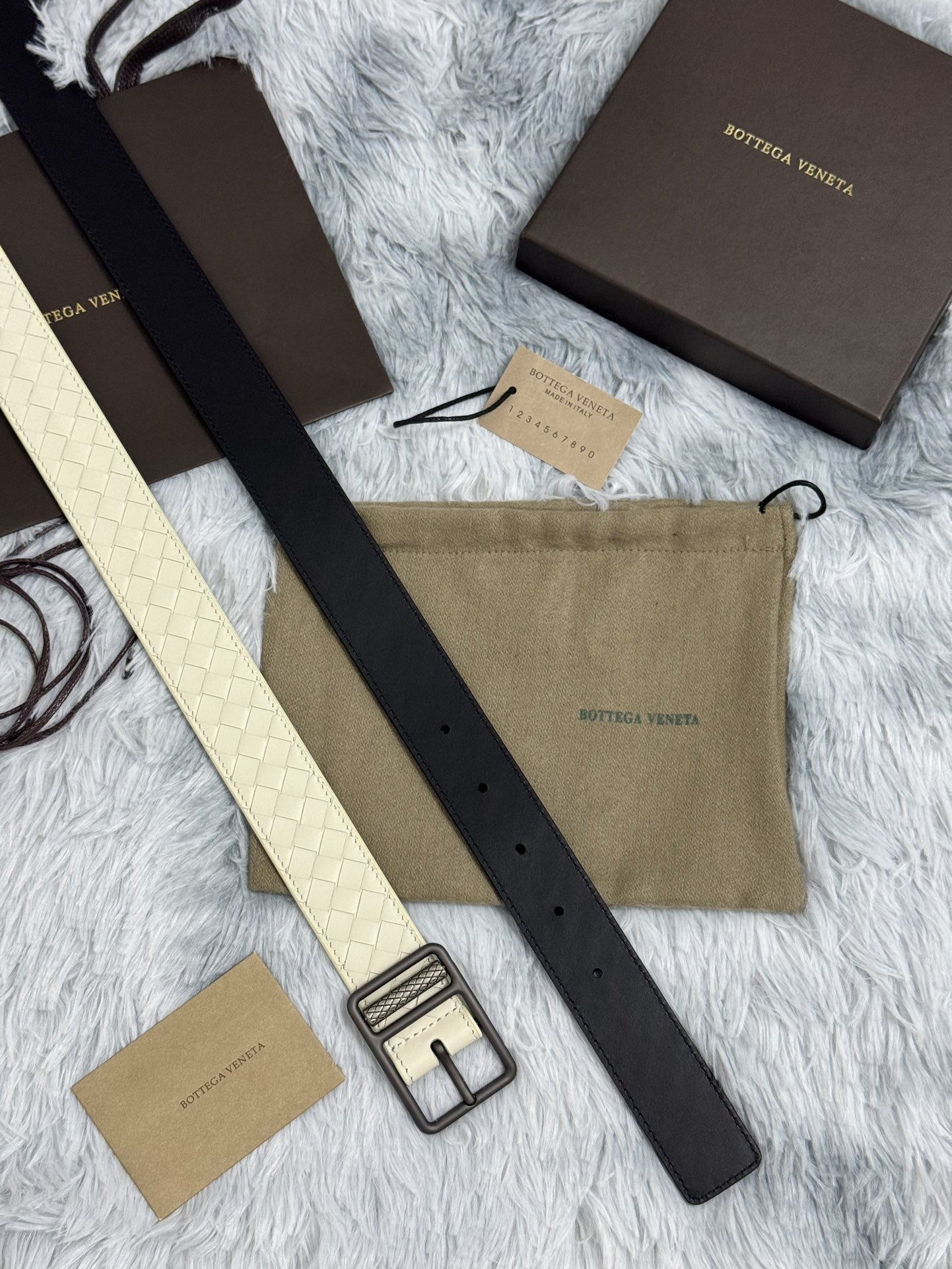 BOTTEGA VENETA 3.5cm 米白 手工编织牛皮经典之作
