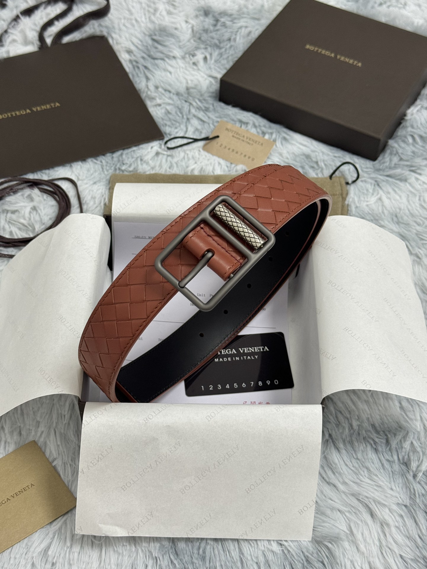 BOTTEGA VENETA 3.5cm 红棕 手工编织牛皮经典之作