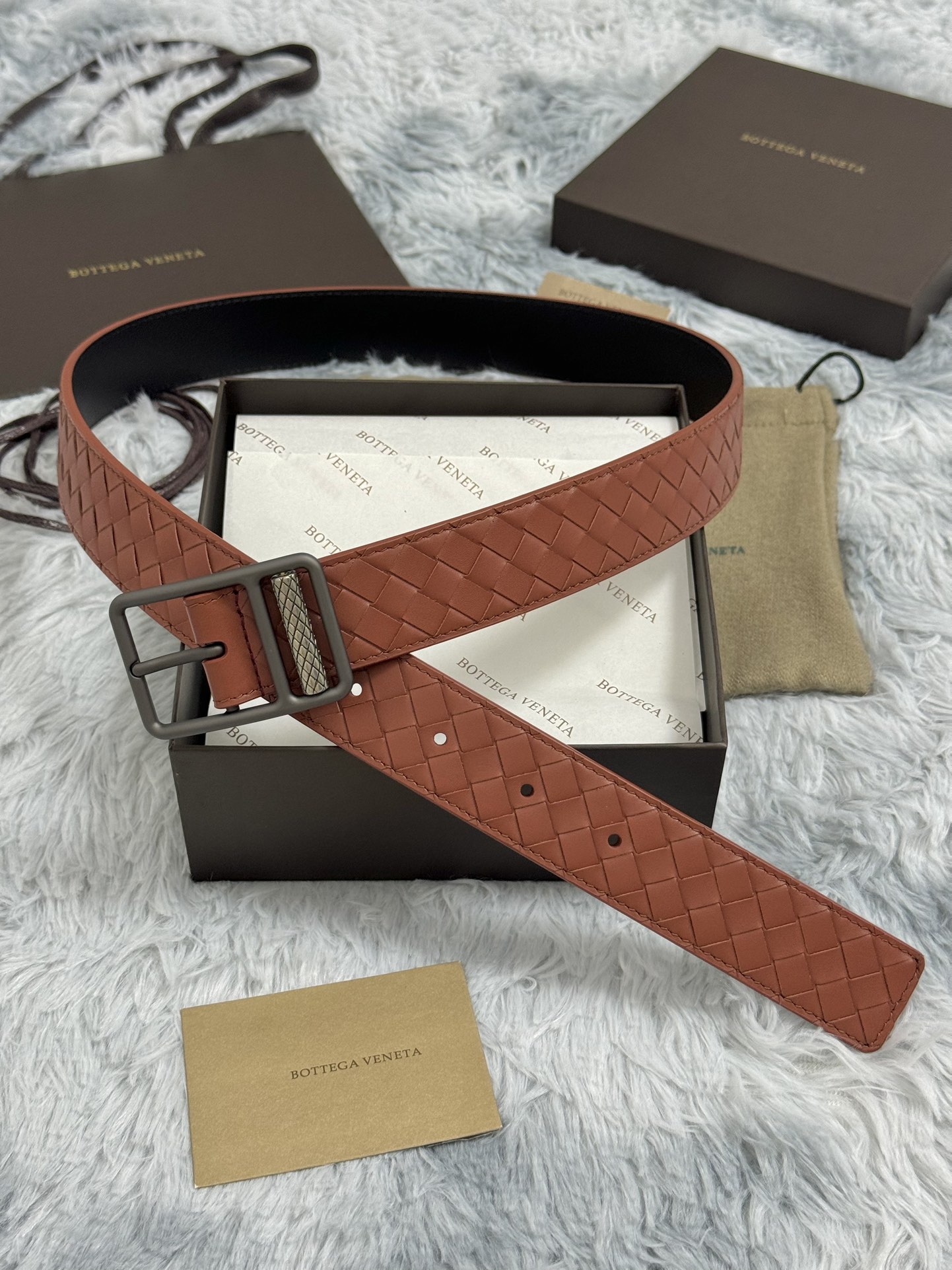 BOTTEGA VENETA 3.5cm 红棕 手工编织牛皮经典之作