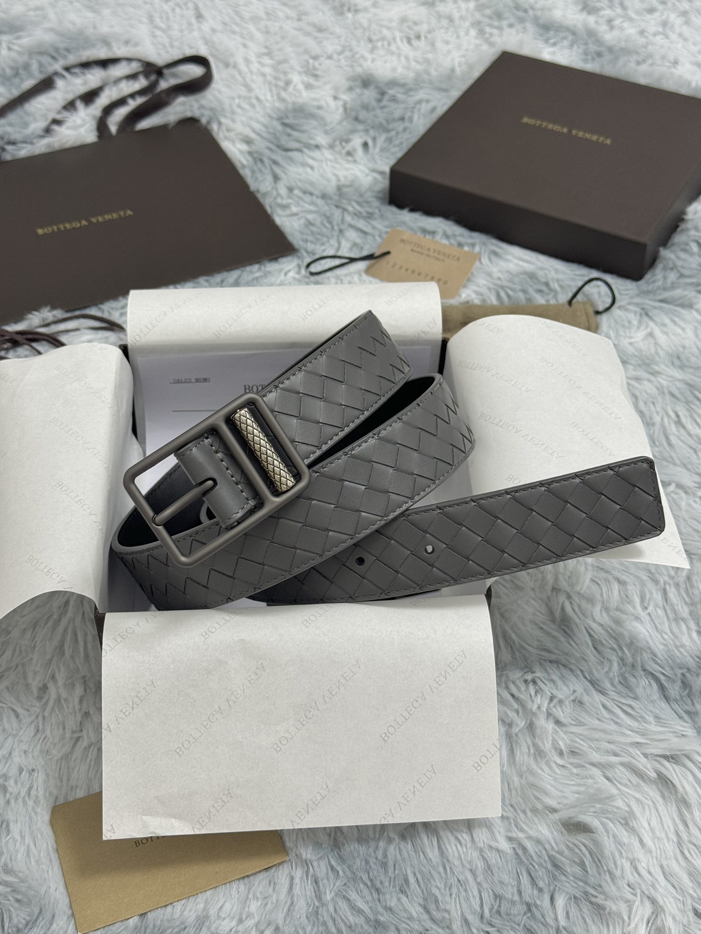 BOTTEGA VENETA 3.5cm 灰 手工编织牛皮经典之作