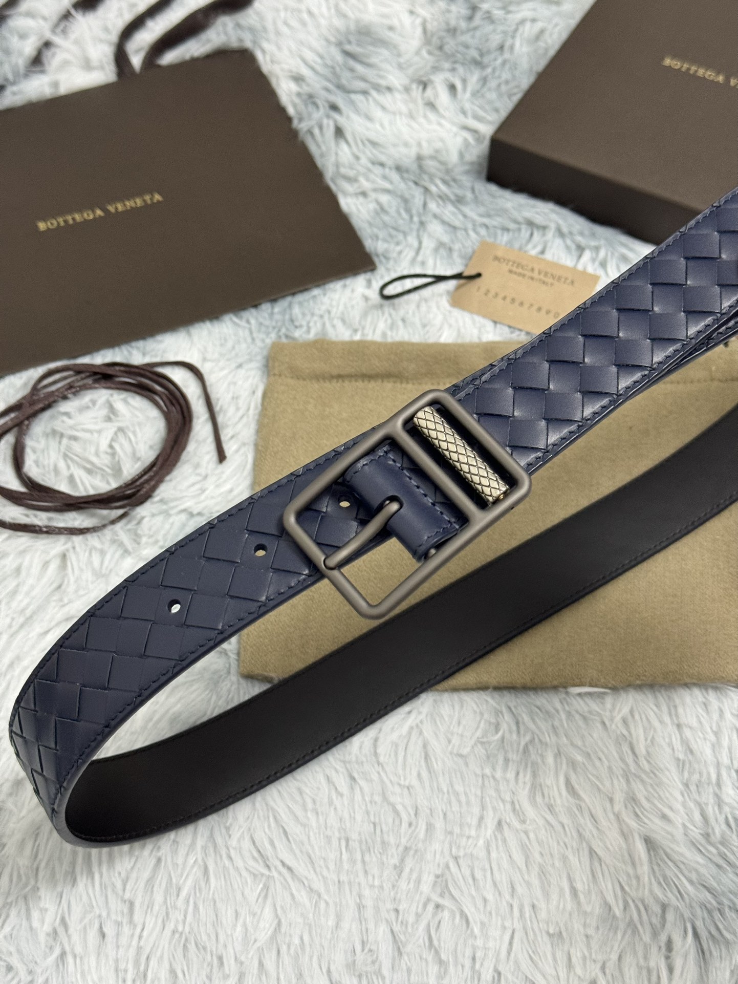 BOTTEGA VENETA 3.5cm 蓝 手工编织牛皮经典之作