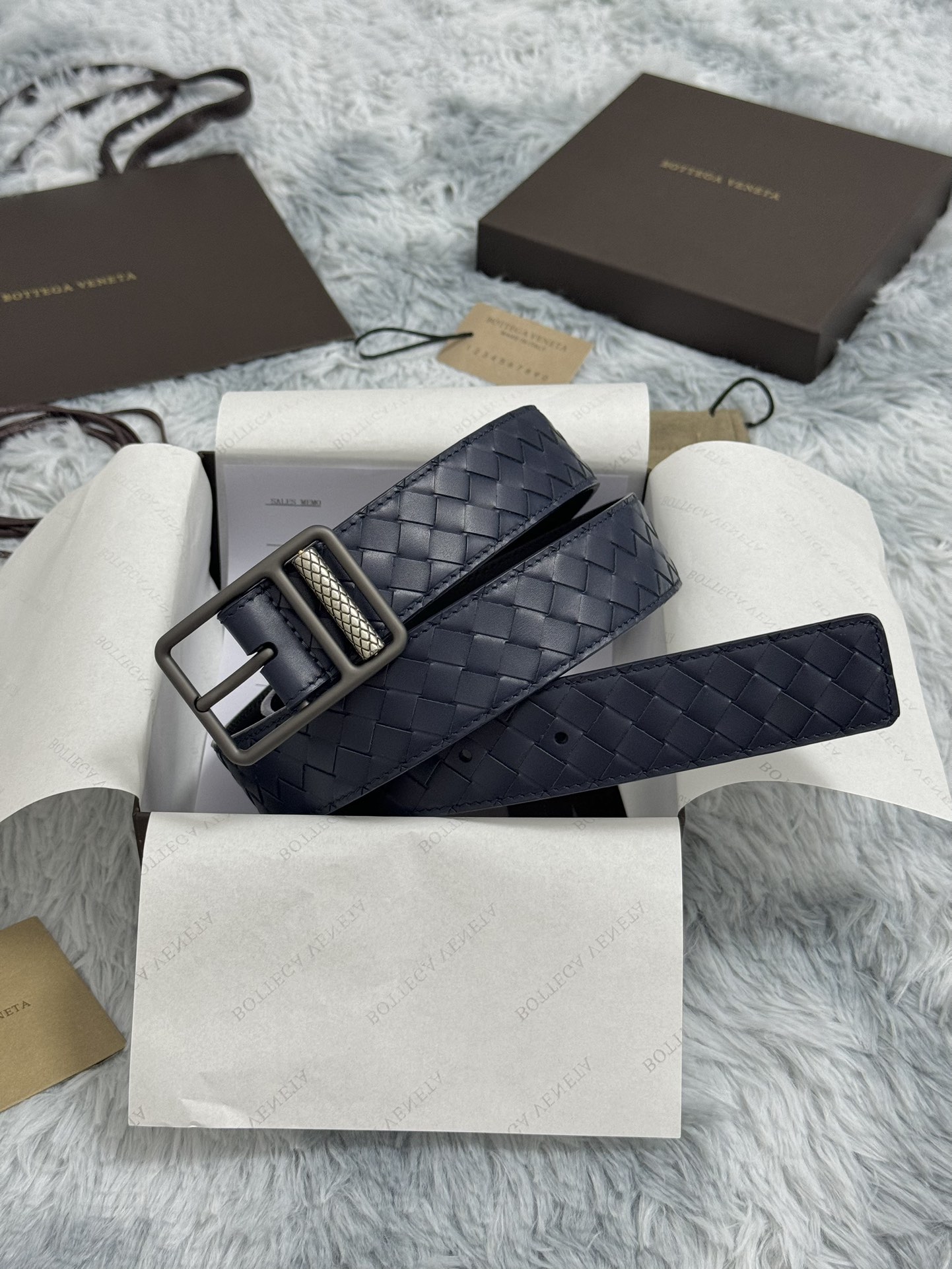 BOTTEGA VENETA 3.5cm 蓝 手工编织牛皮经典之作
