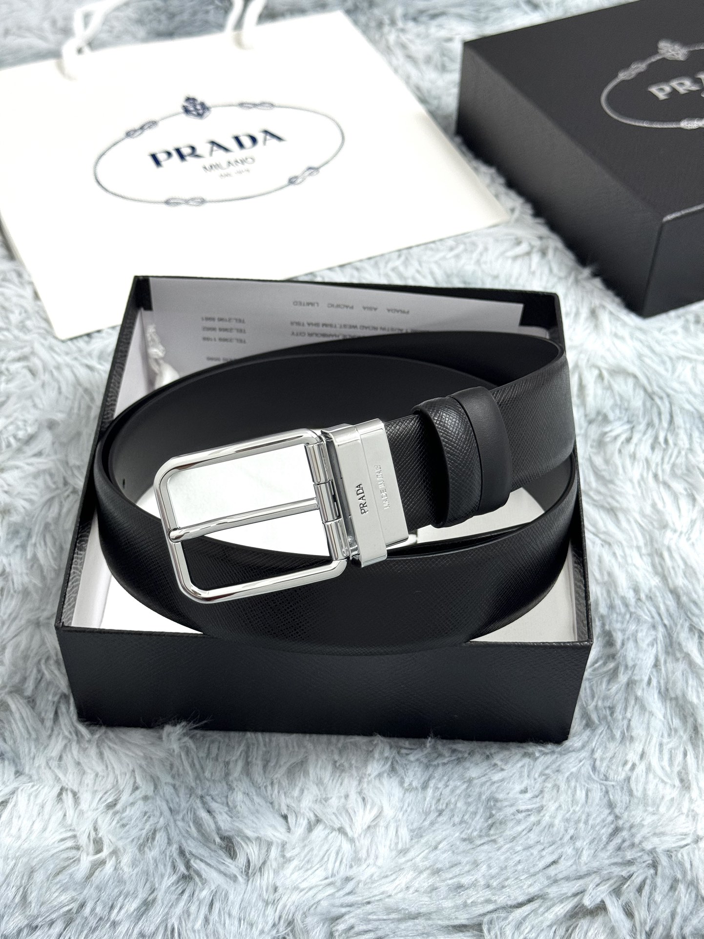 PRADA 3.5cm 十字纹牛皮纹理品质黑