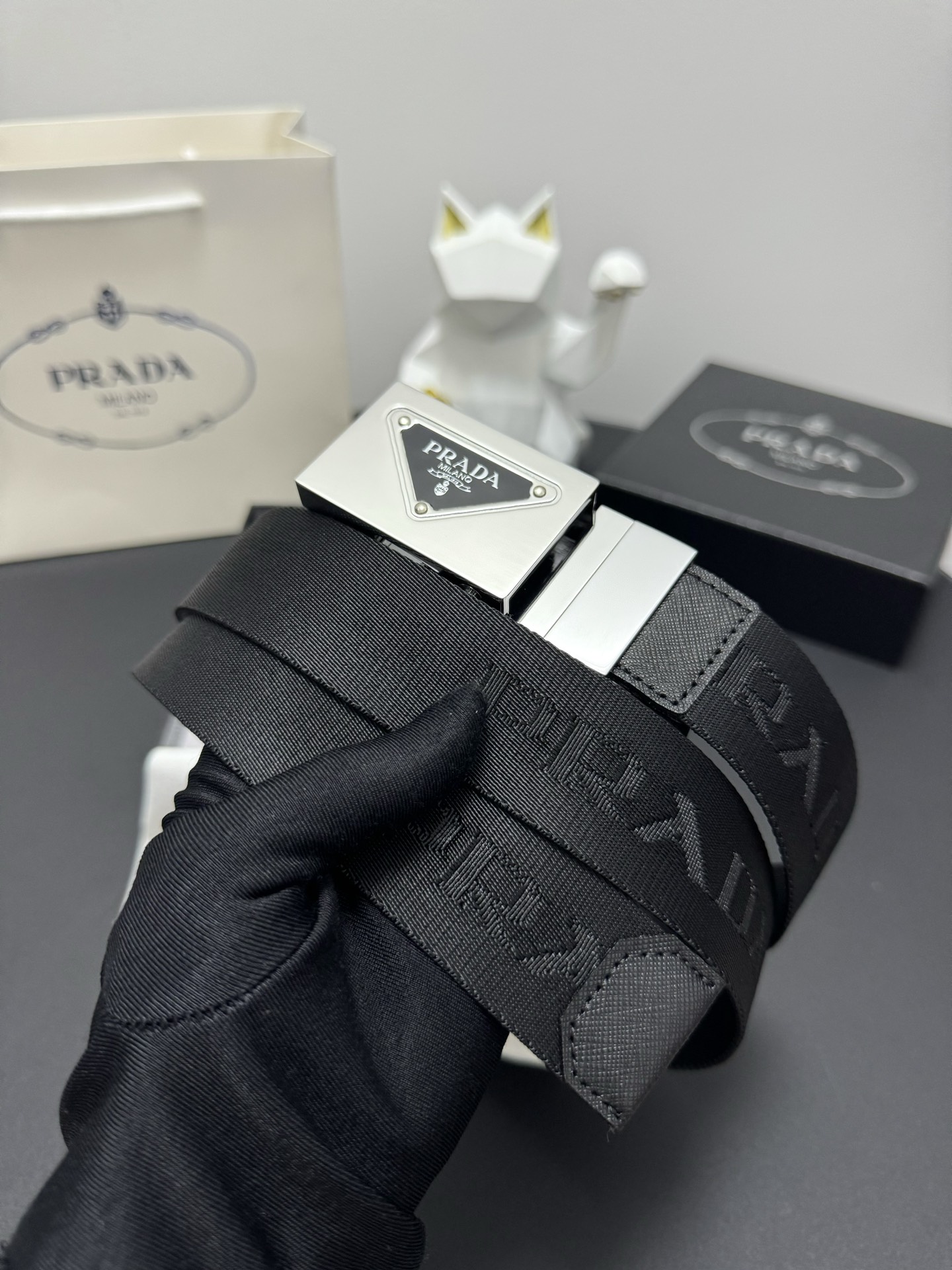 Luxurious Prada 3.5 cm Cattle Skin Belt: Exquisite Craftsmanship and Elegance - 图片 7