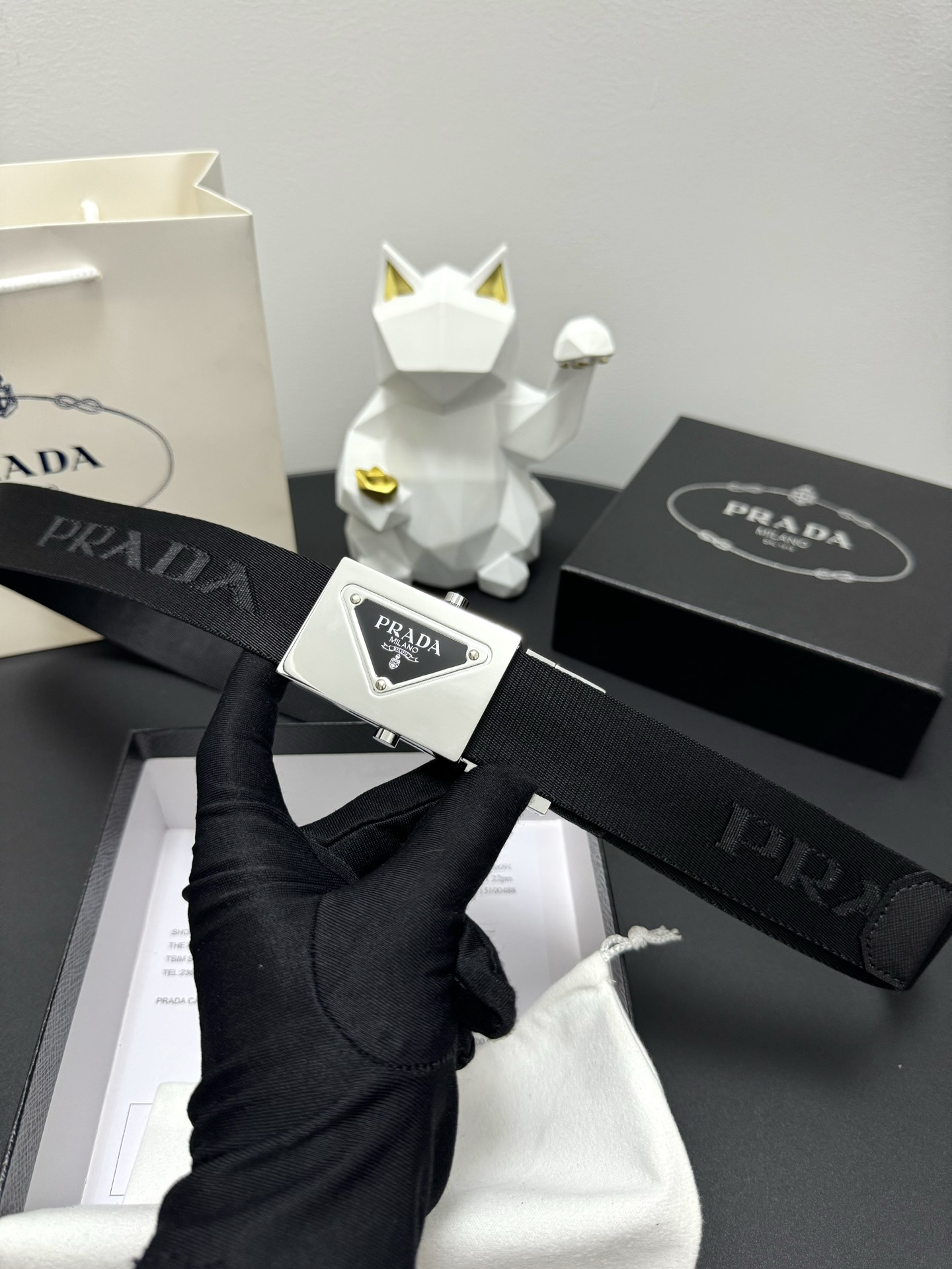 Luxurious Prada 3.5 cm Cattle Skin Belt: Exquisite Craftsmanship and Elegance - 图片 9