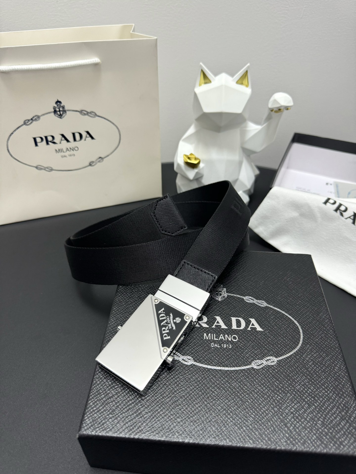 “Prada Protégé Plada: Low-Key Luxury in Fine Handicrafts” - 图片 1
