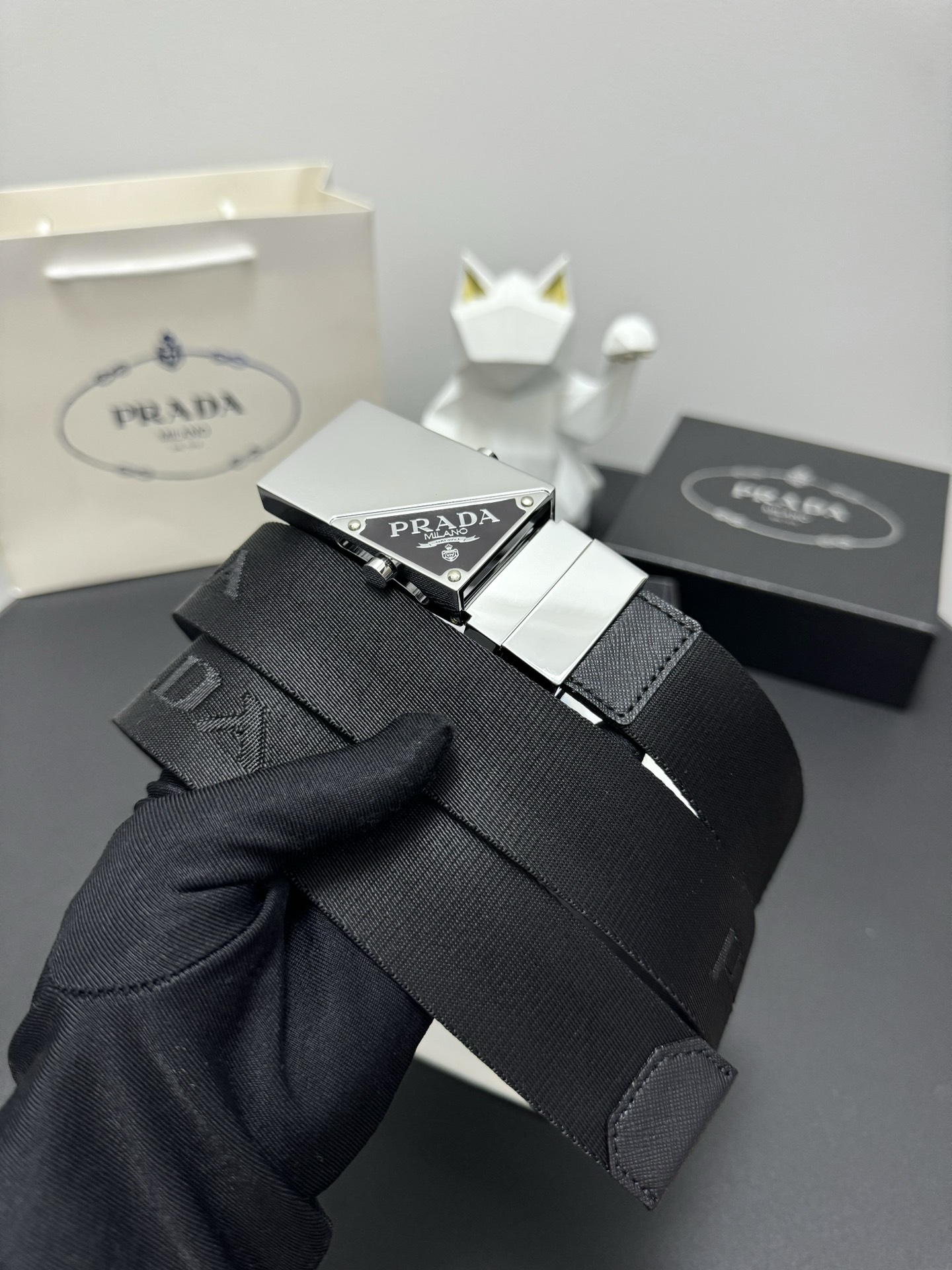 “Prada Protégé Plada: Low-Key Luxury in Fine Handicrafts” - 图片 7