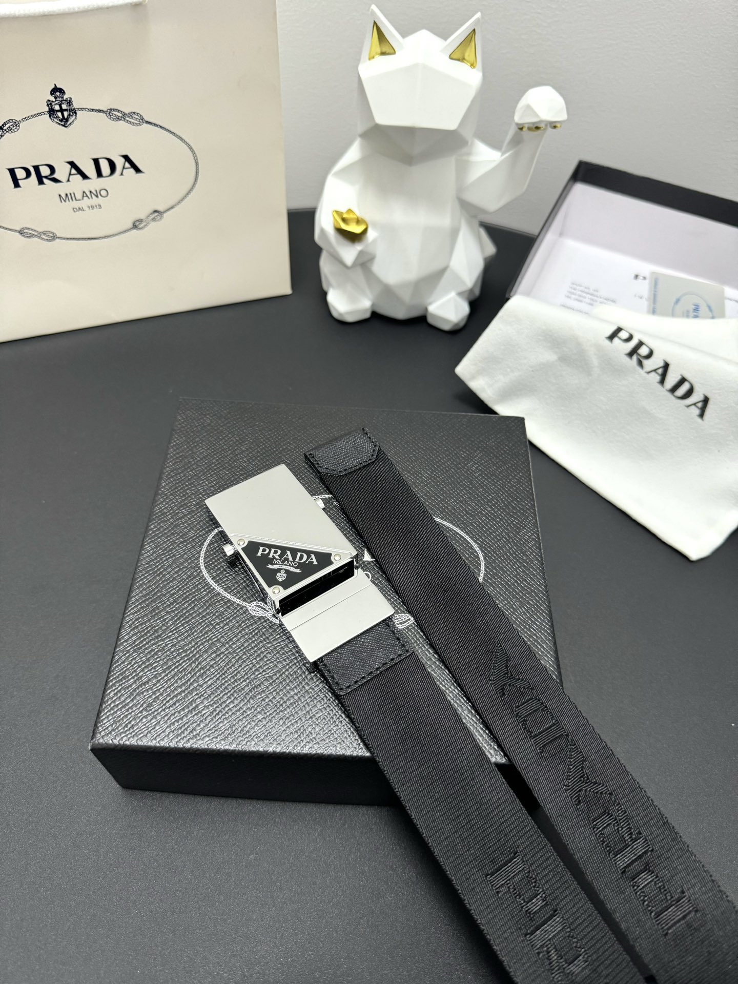 “Prada Protégé Plada: Low-Key Luxury in Fine Handicrafts” - 图片 3