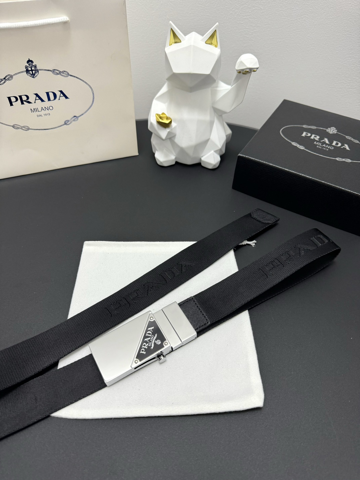 “Prada Protégé Plada: Low-Key Luxury in Fine Handicrafts” - 图片 6