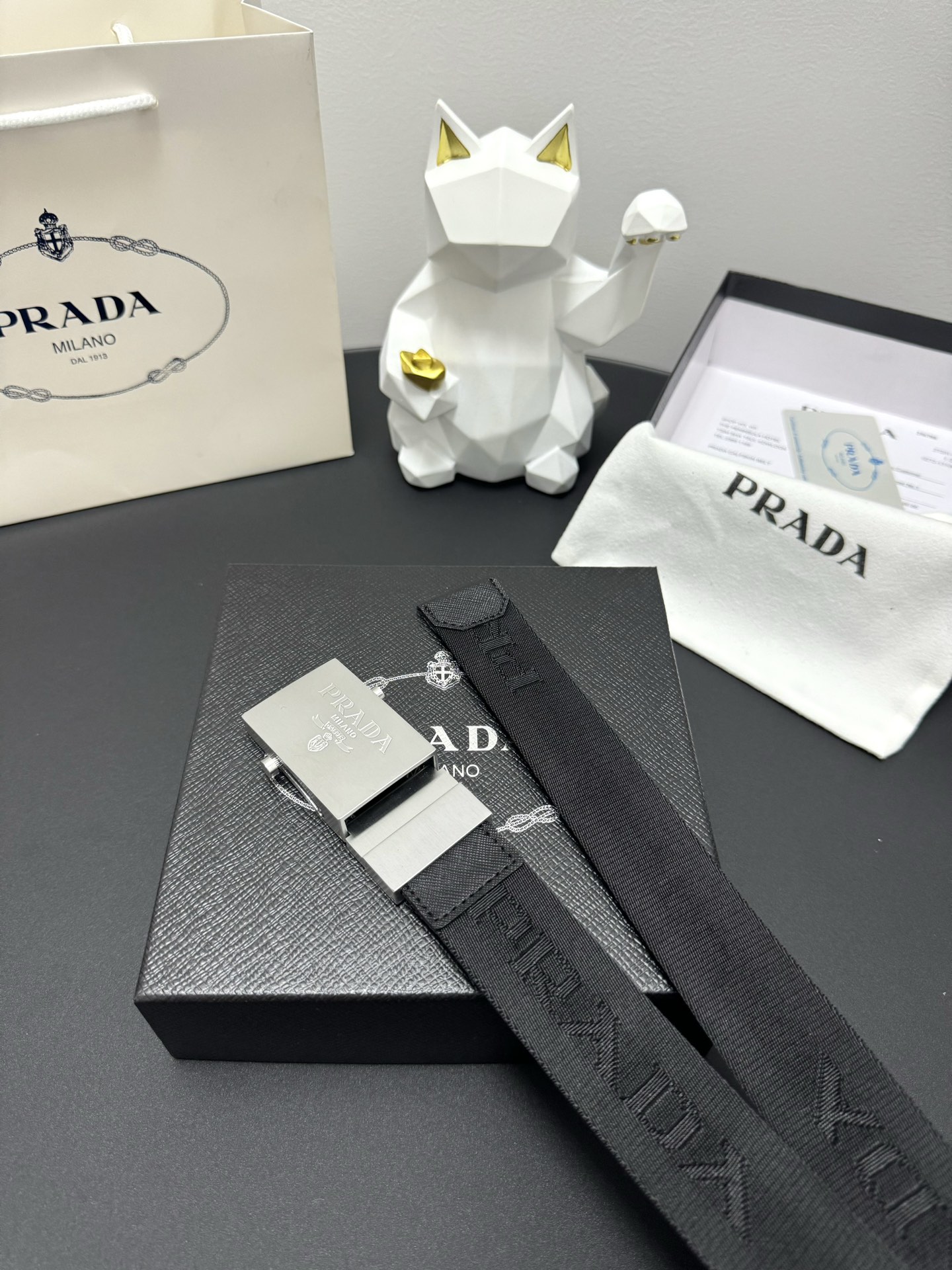 PRADA Protégé Plada: Low-Key Luxury in Fine Handicrafts - 图片 3