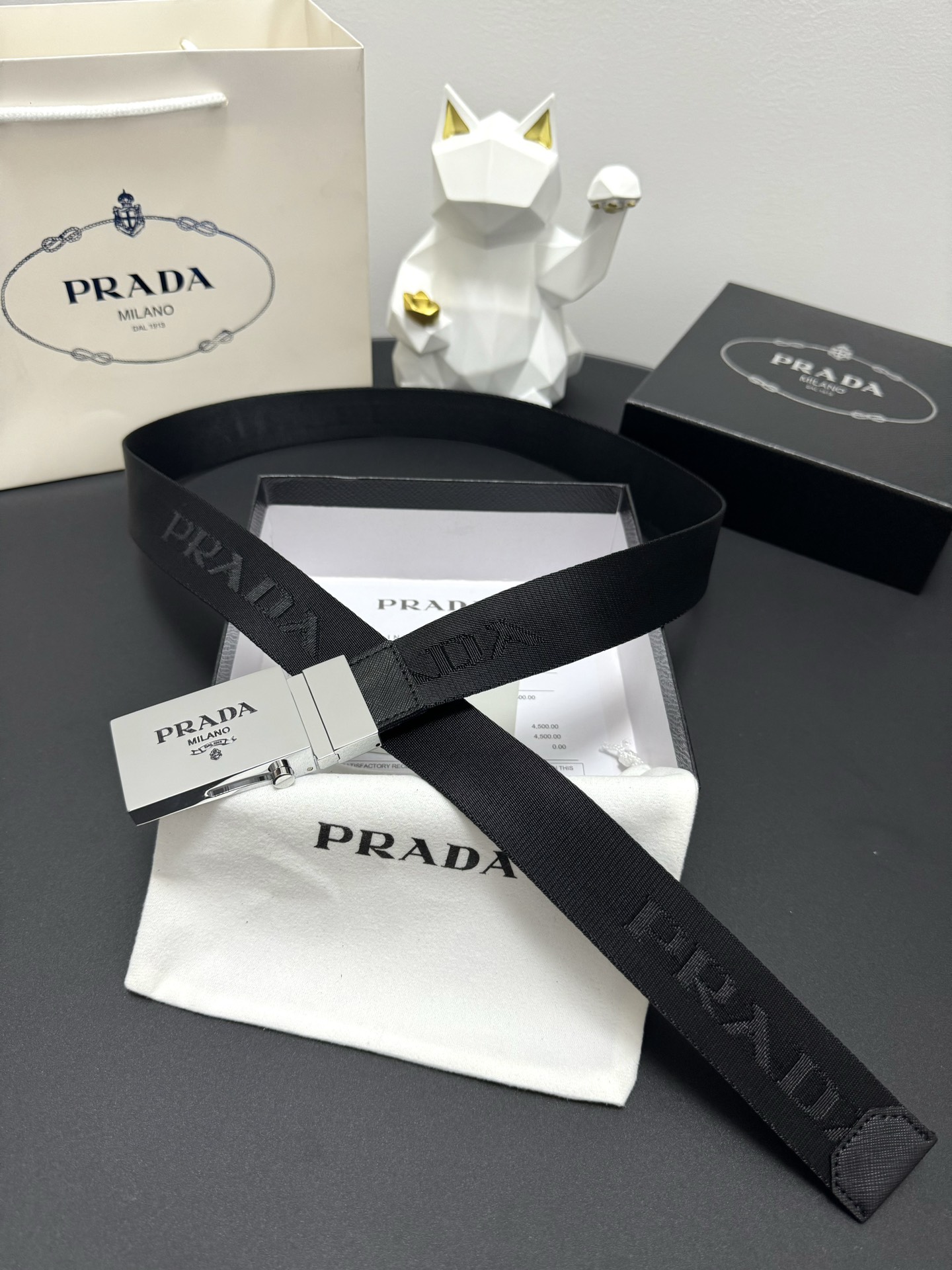 “PRADA 3.5 cm Cattle Skin Belt: Low-key Luxury with Graceful Craftsmanship” - 图片 1