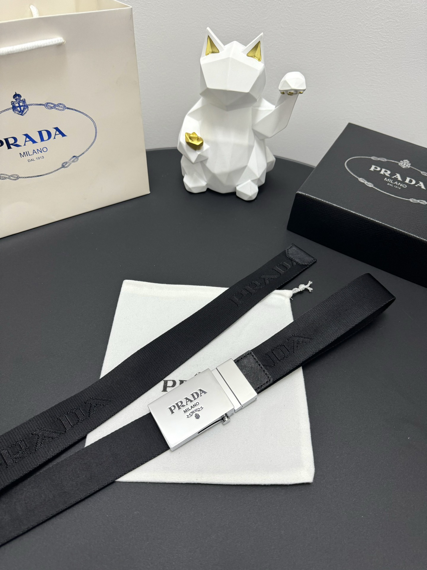 “PRADA 3.5 cm Cattle Skin Belt: Low-key Luxury with Graceful Craftsmanship” - 图片 6