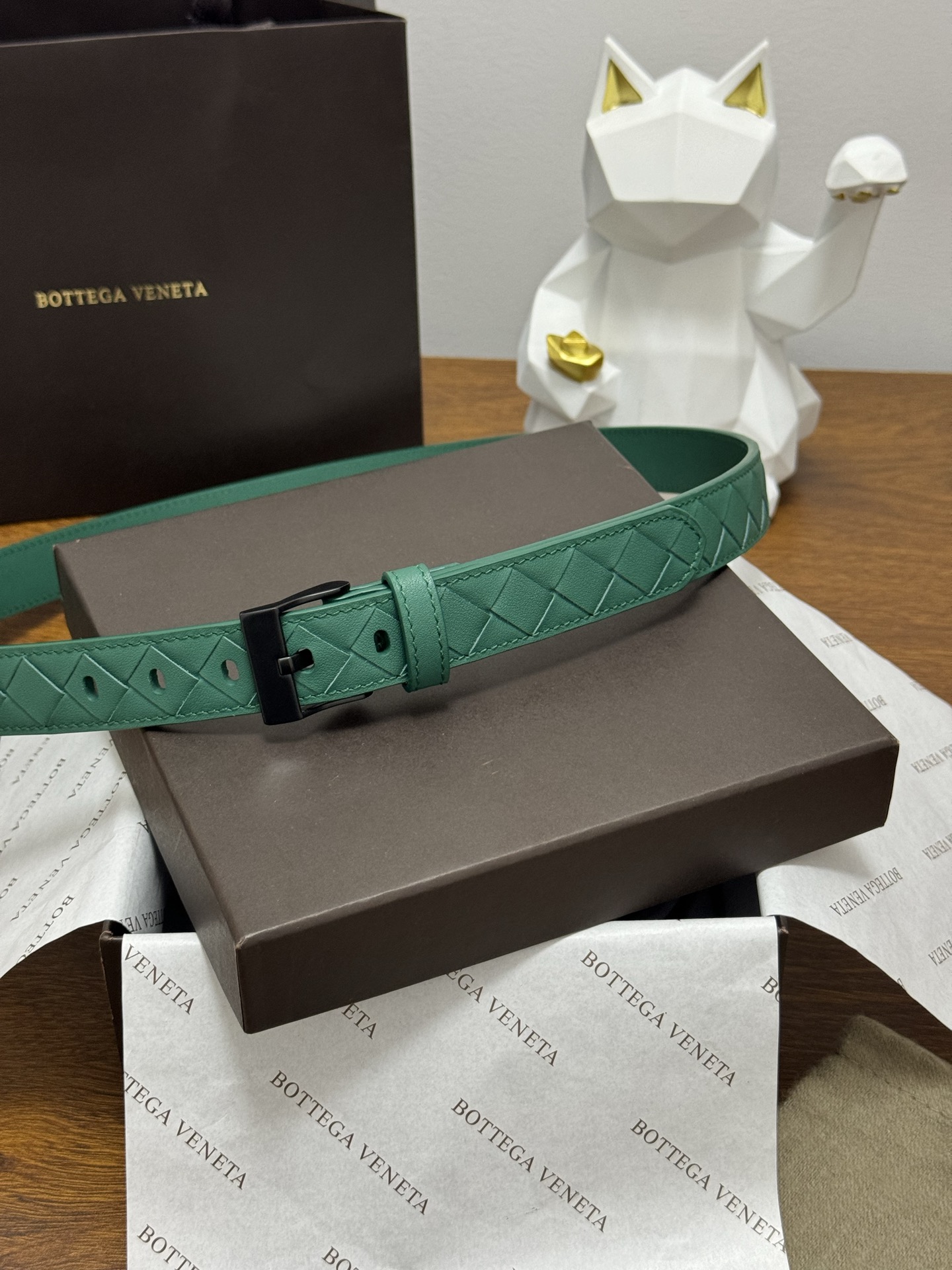BOTTEGA VENETA 2.5cm 颜色：祖母绿Watch编织腰带手工编织新款牛皮经典之作每个细节