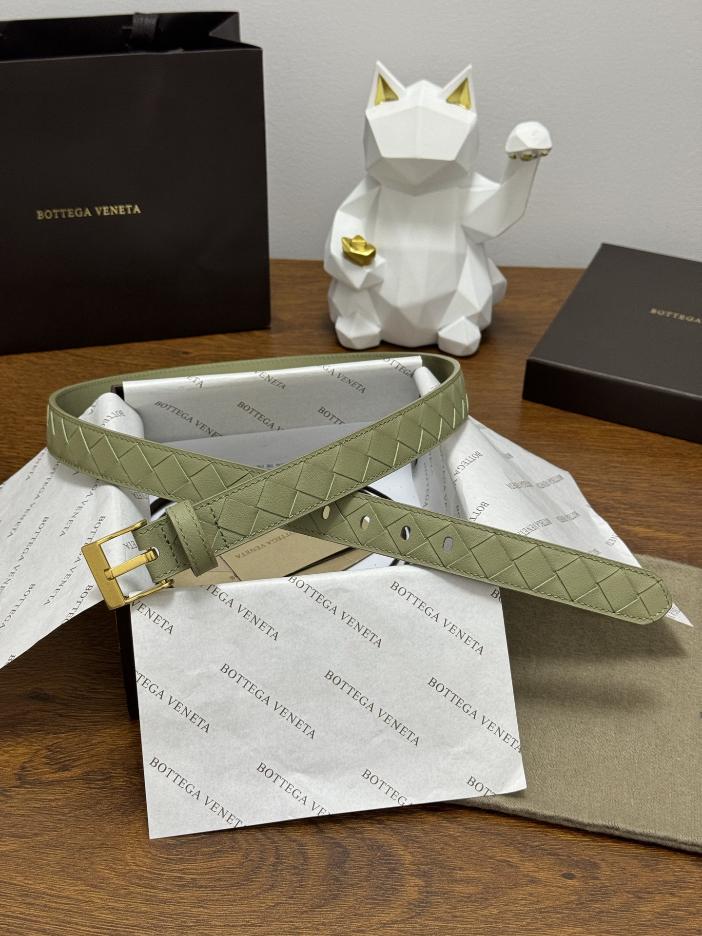 BOTTEGA VENETA 2.5cm 颜色：青柠绿Watch编织腰带手工编织新款牛皮经典之作每个细节