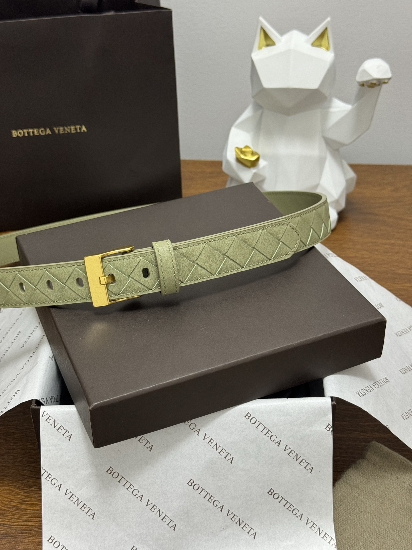 BOTTEGA VENETA 2.5cm 颜色：青柠绿Watch编织腰带手工编织新款牛皮经典之作每个细节
