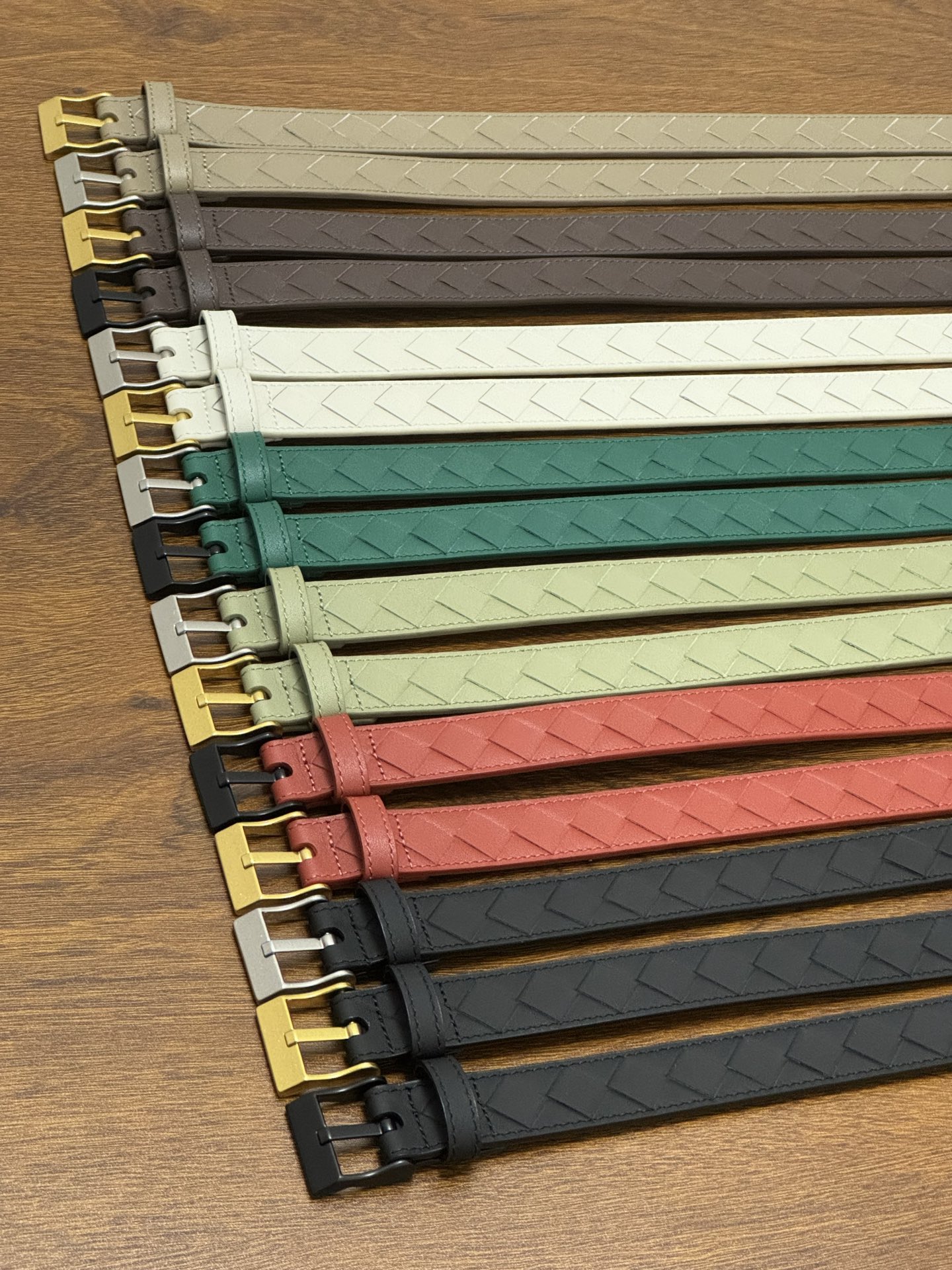 BOTTEGA VENETA 2.5cm Watch编织腰带手工编织新款牛皮经典之作每个细节都体现出至高