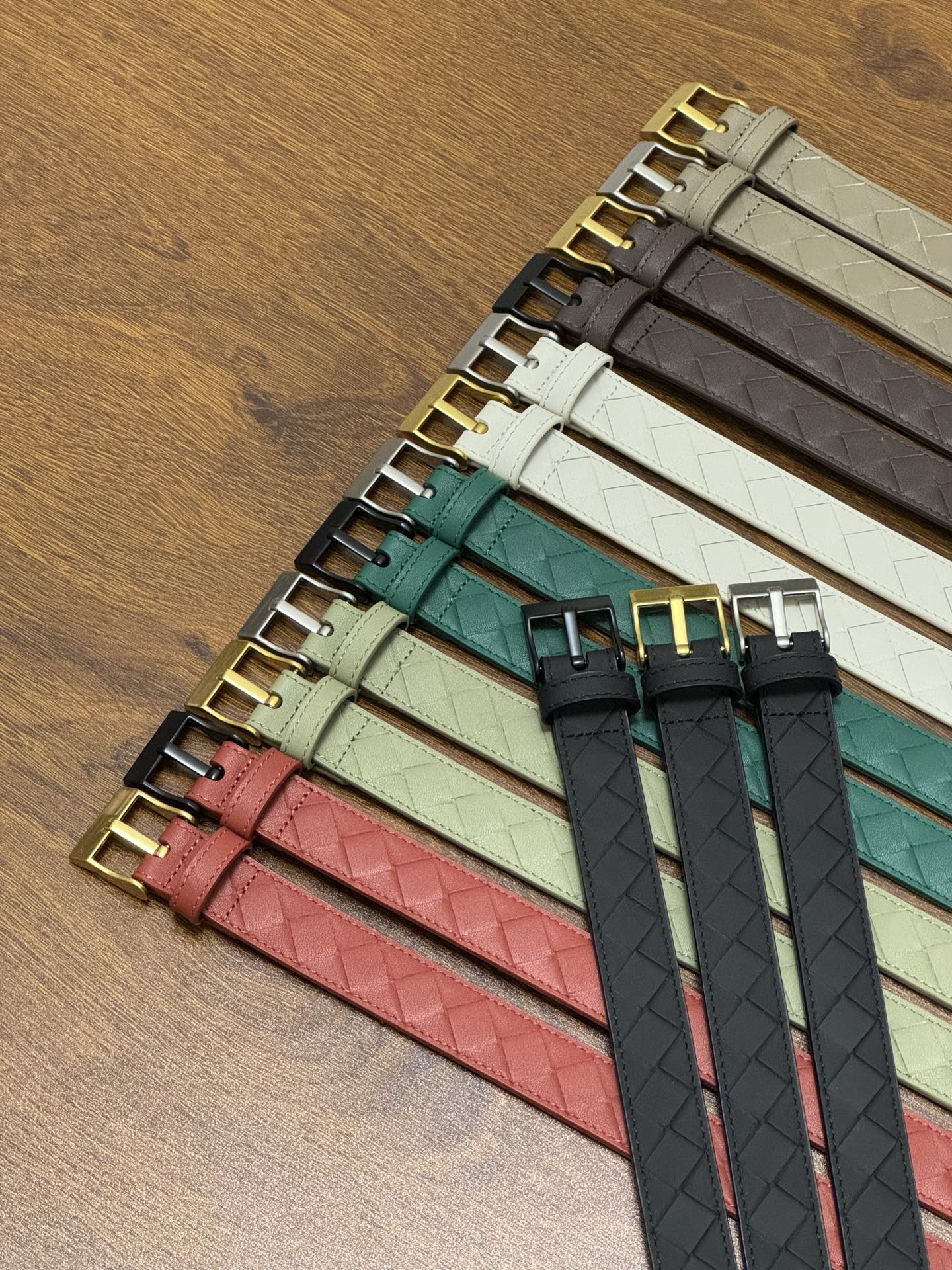 BOTTEGA VENETA 2.5cm Watch编织腰带手工编织新款牛皮经典之作每个细节都体现出至高