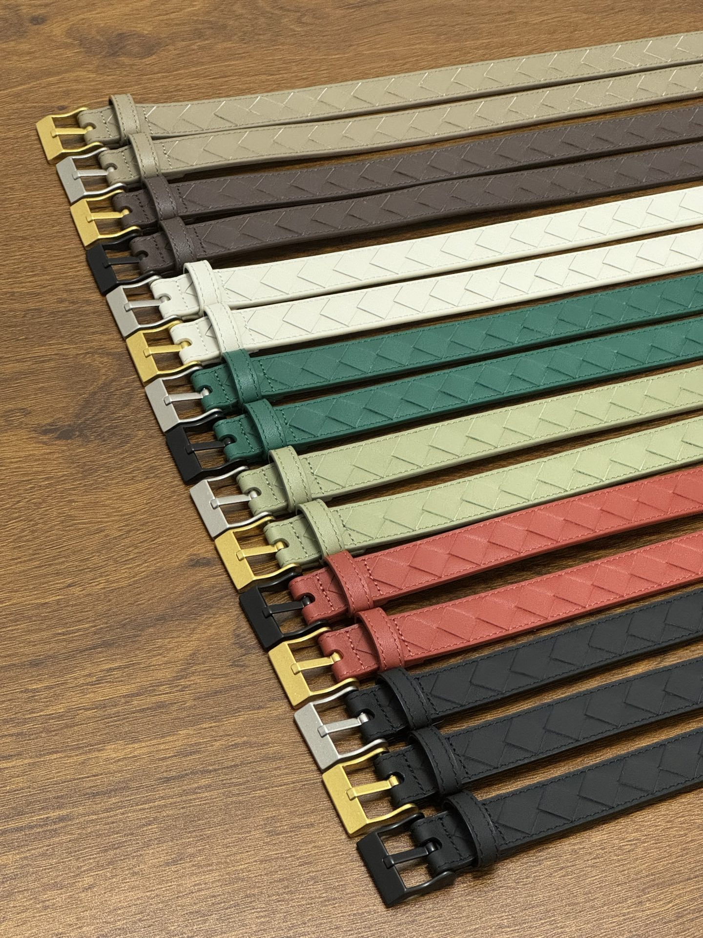 BOTTEGA VENETA 2.5cm Watch编织腰带手工编织新款牛皮经典之作每个细节都体现出至高