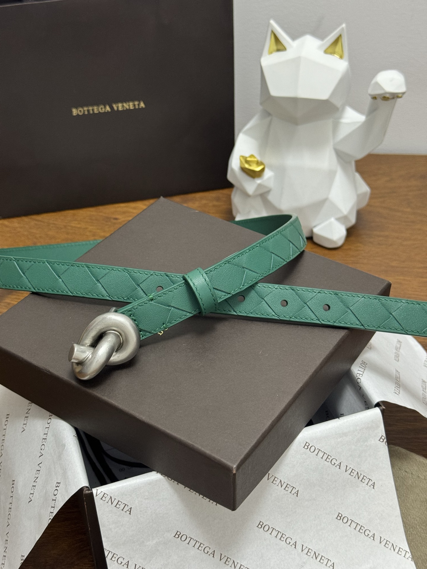 BOTTEGA VENETA 2.0cm 颜色：祖母绿Knot腰带手工编织新款牛皮经典之作每个细节都体现