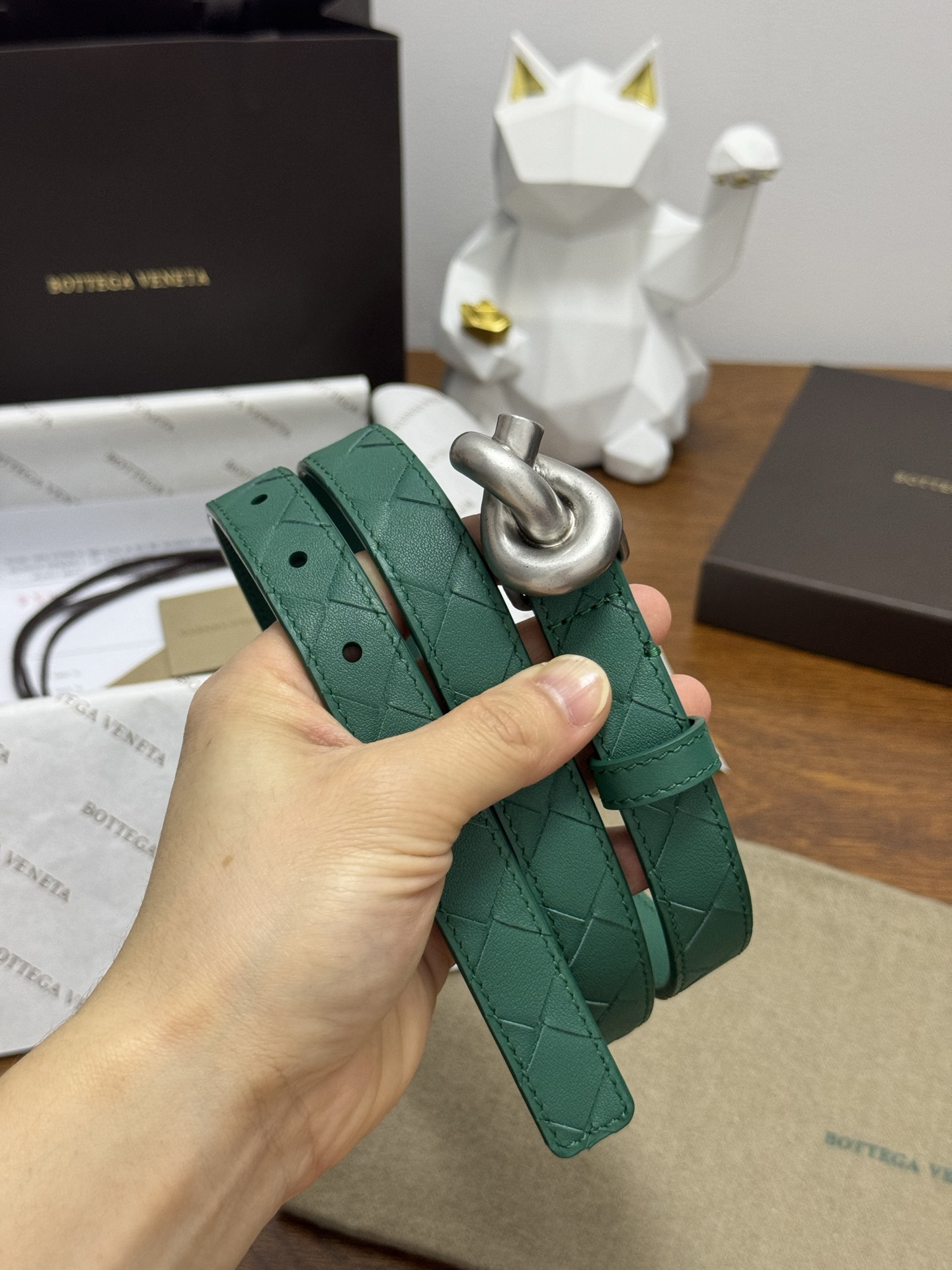 BOTTEGA VENETA 2.0cm 颜色：祖母绿Knot腰带手工编织新款牛皮经典之作每个细节都体现