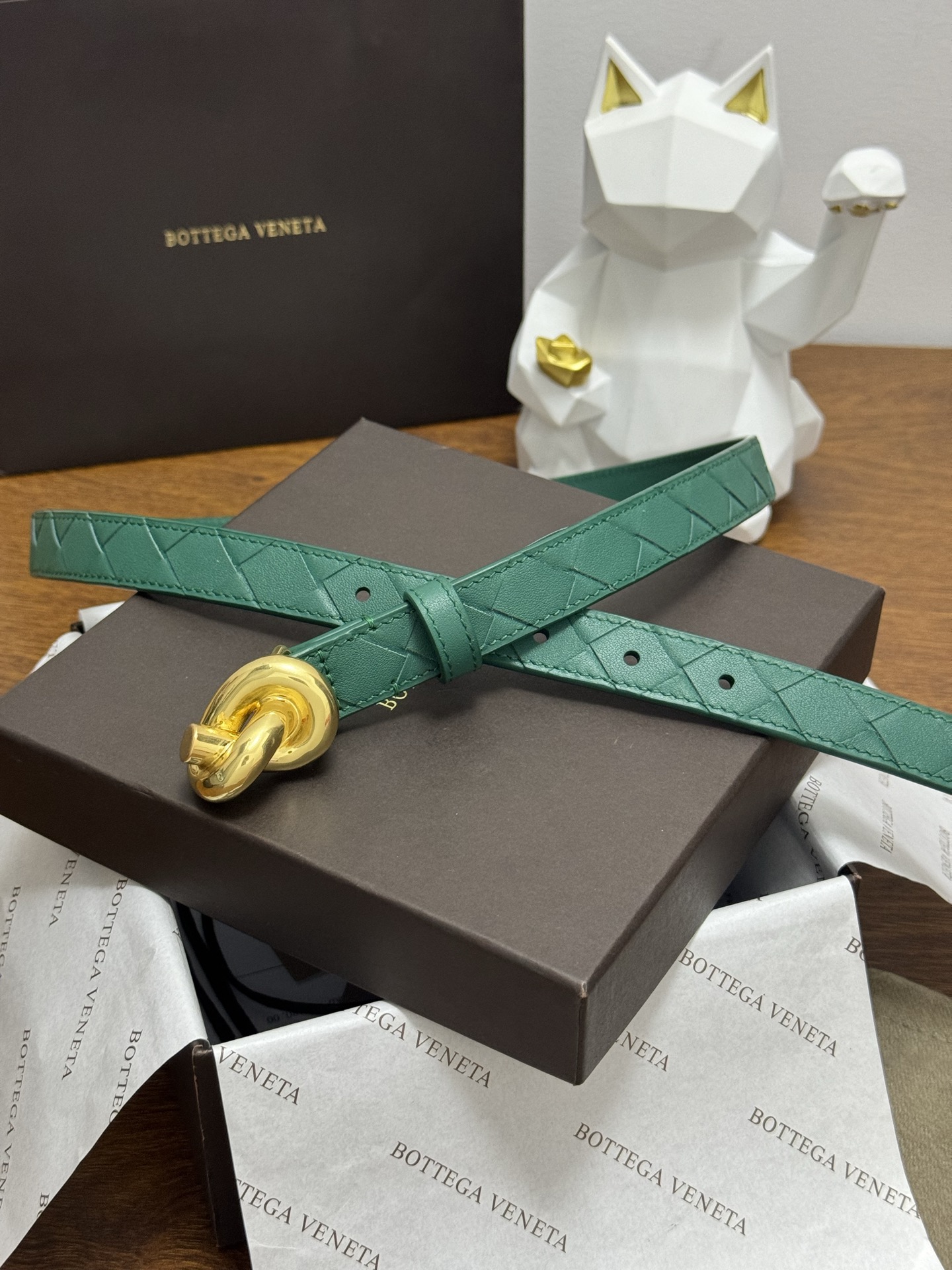 BOTTEGA VENETA 2.0cm 颜色：祖母绿Knot腰带手工编织新款牛皮经典之作每个细节都体现