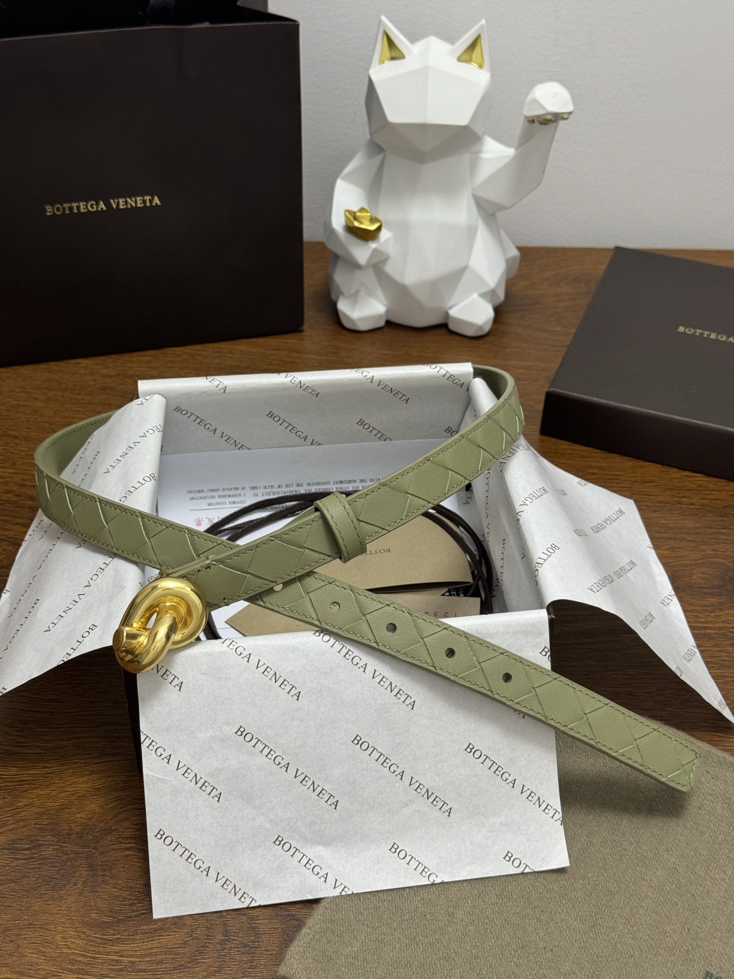 BOTTEGA VENETA 2.0cm 颜色：青柠绿Knot腰带手工编织新款牛皮经典之作每个细节都体现