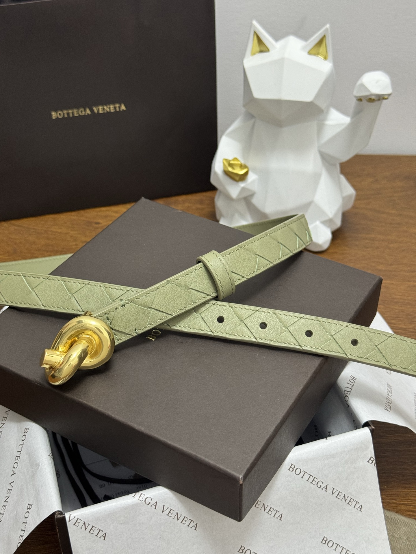 BOTTEGA VENETA 2.0cm 颜色：青柠绿Knot腰带手工编织新款牛皮经典之作每个细节都体现