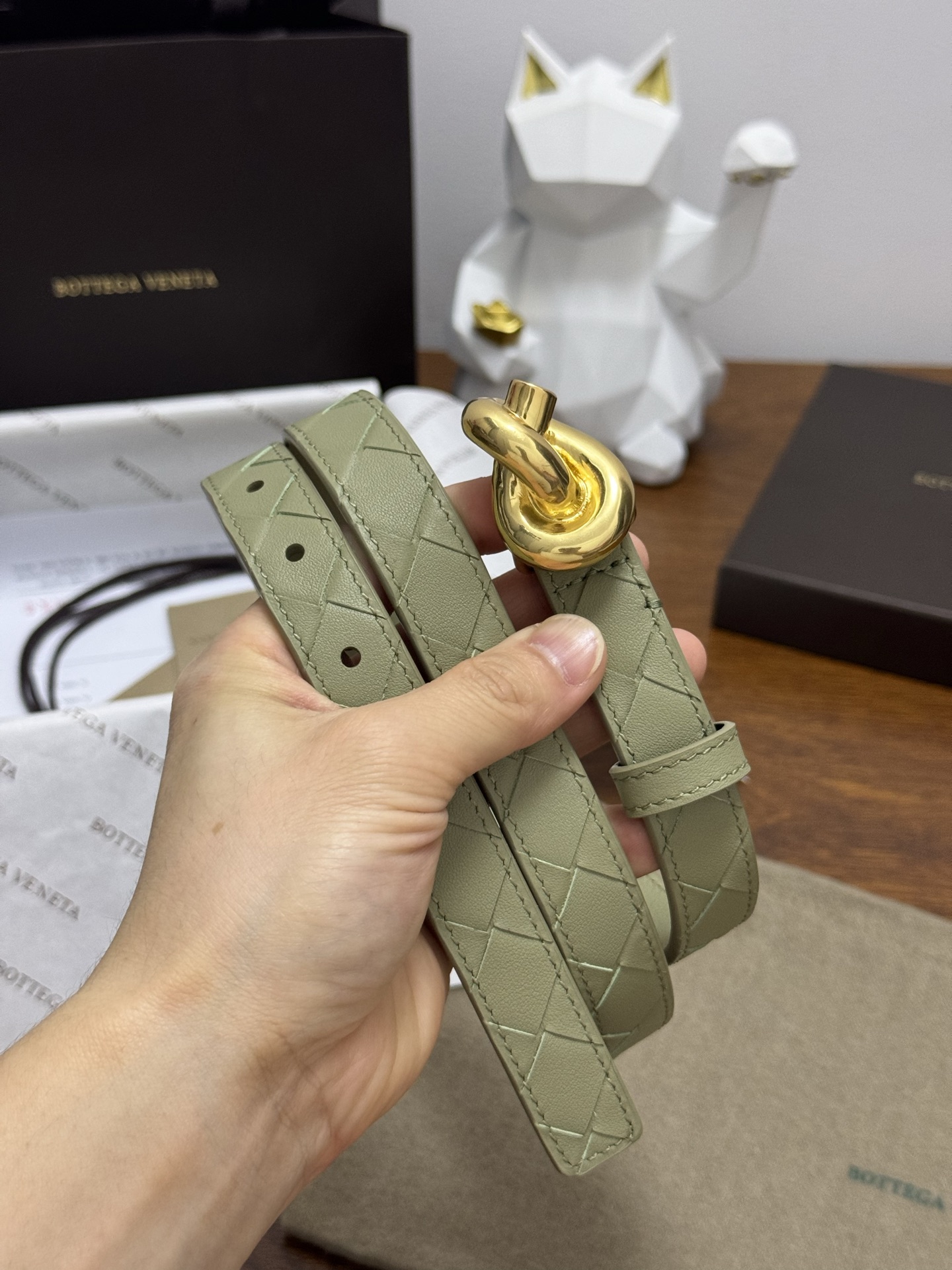 BOTTEGA VENETA 2.0cm 颜色：青柠绿Knot腰带手工编织新款牛皮经典之作每个细节都体现