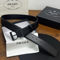 PRADA 4.0cm 颜色:黑色十字纹皮革腰带风格简约之作醒目装饰金属徽标柔软自然,赋 PRADA 4.0cm 颜色:黑色十字纹皮革腰带风格简约之作醒目装饰金属徽标柔软自然,赋