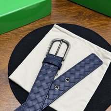 BOTTEGA VENETA 3.5cm 蓝色小牛皮皮革手工编织,手工编织新款牛皮经典之作。每个 BOTTEGA VENETA 3.5cm 蓝色小牛皮皮革手工编织,手工编织新款牛皮经典之作。每个