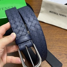 BOTTEGA VENETA 3.5cm 蓝色小牛皮皮革手工编织,手工编织新款牛皮经典之作。每个 BOTTEGA VENETA 3.5cm 蓝色小牛皮皮革手工编织,手工编织新款牛皮经典之作。每个