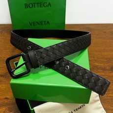 BOTTEGA VENETA 3.5cm 咖啡小牛皮皮革手工编织,手工编织新款牛皮经典之作。每个 BOTTEGA VENETA 3.5cm 咖啡小牛皮皮革手工编织,手工编织新款牛皮经典之作。每个