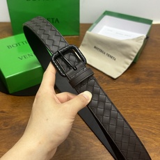 BOTTEGA VENETA 3.5cm 咖啡小牛皮皮革手工编织,手工编织新款牛皮经典之作。每个 BOTTEGA VENETA 3.5cm 咖啡小牛皮皮革手工编织,手工编织新款牛皮经典之作。每个